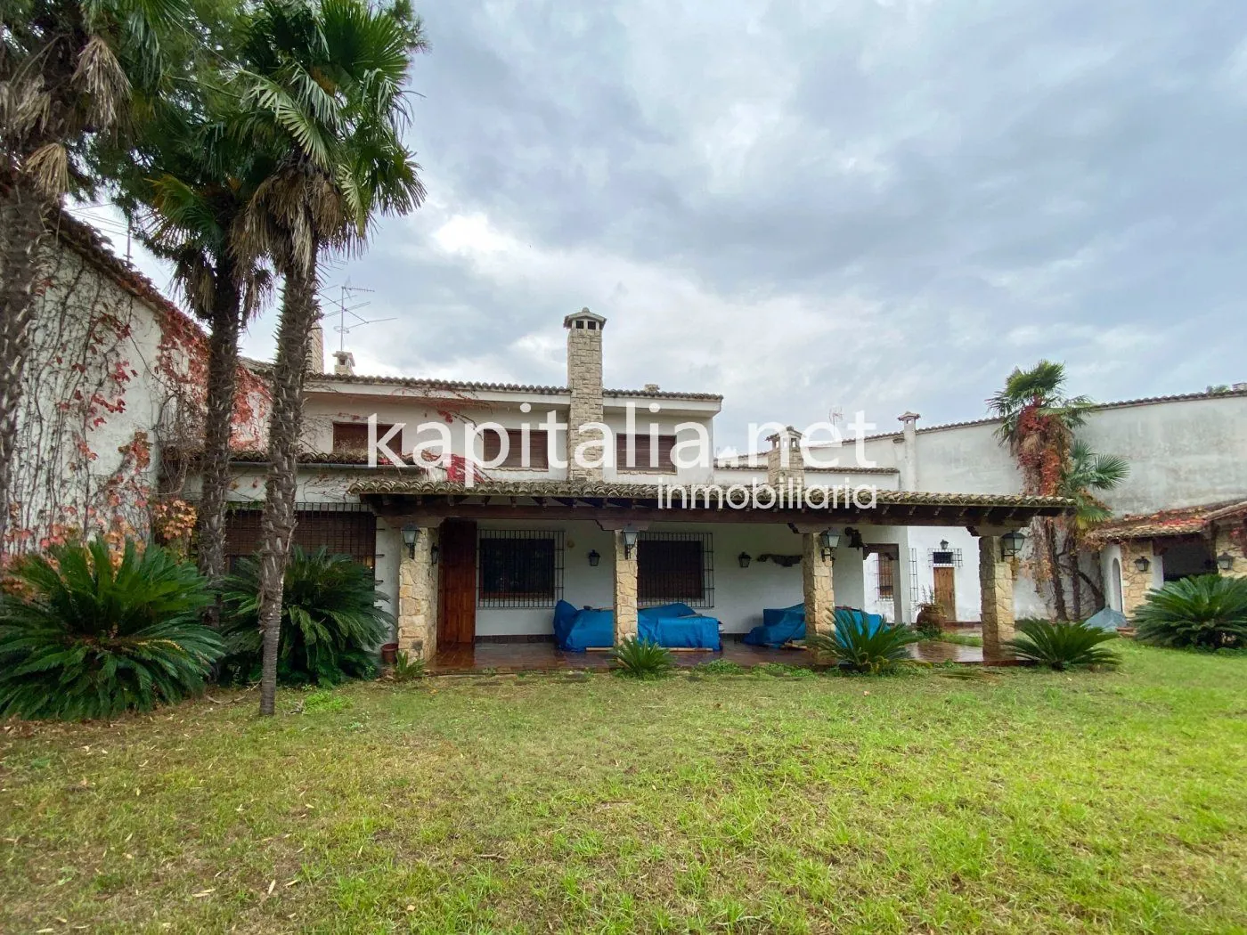 06369 - Casa señorial con gran jardín en el centro de Atzeneta d'Albaida