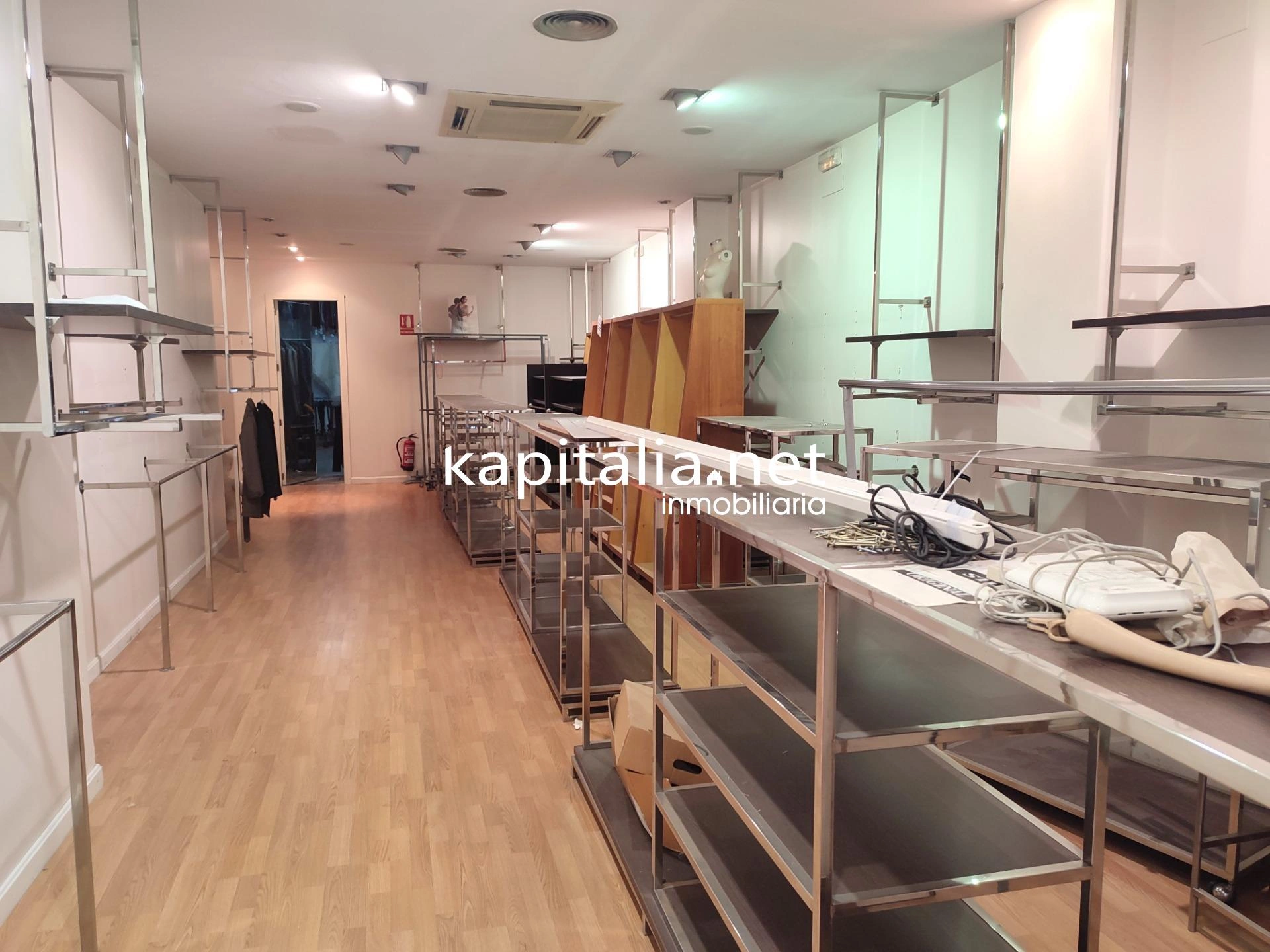 08961 - COMMERCIAL PREMISES FOR SALE IN ONTINYENT, LOCATED IN SAN JOSÉ.