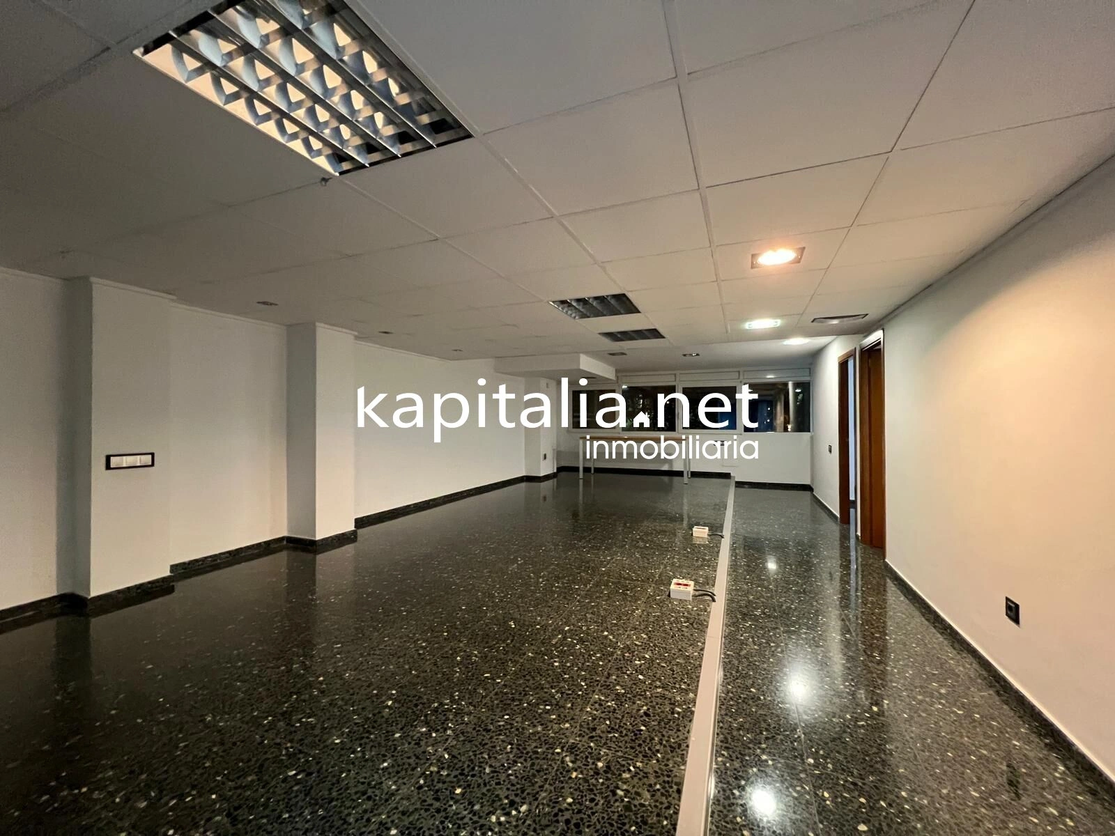 08900 - Entresuelo con 2 garajes a la venta en Ontinyent zona San José