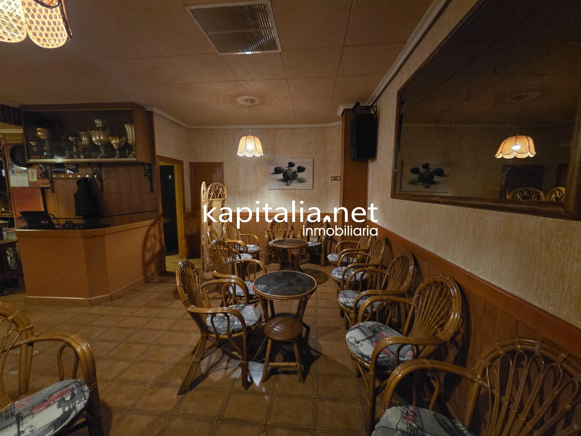 10172 - Emblemático Pub con licencia a la venta en Ontinyent
