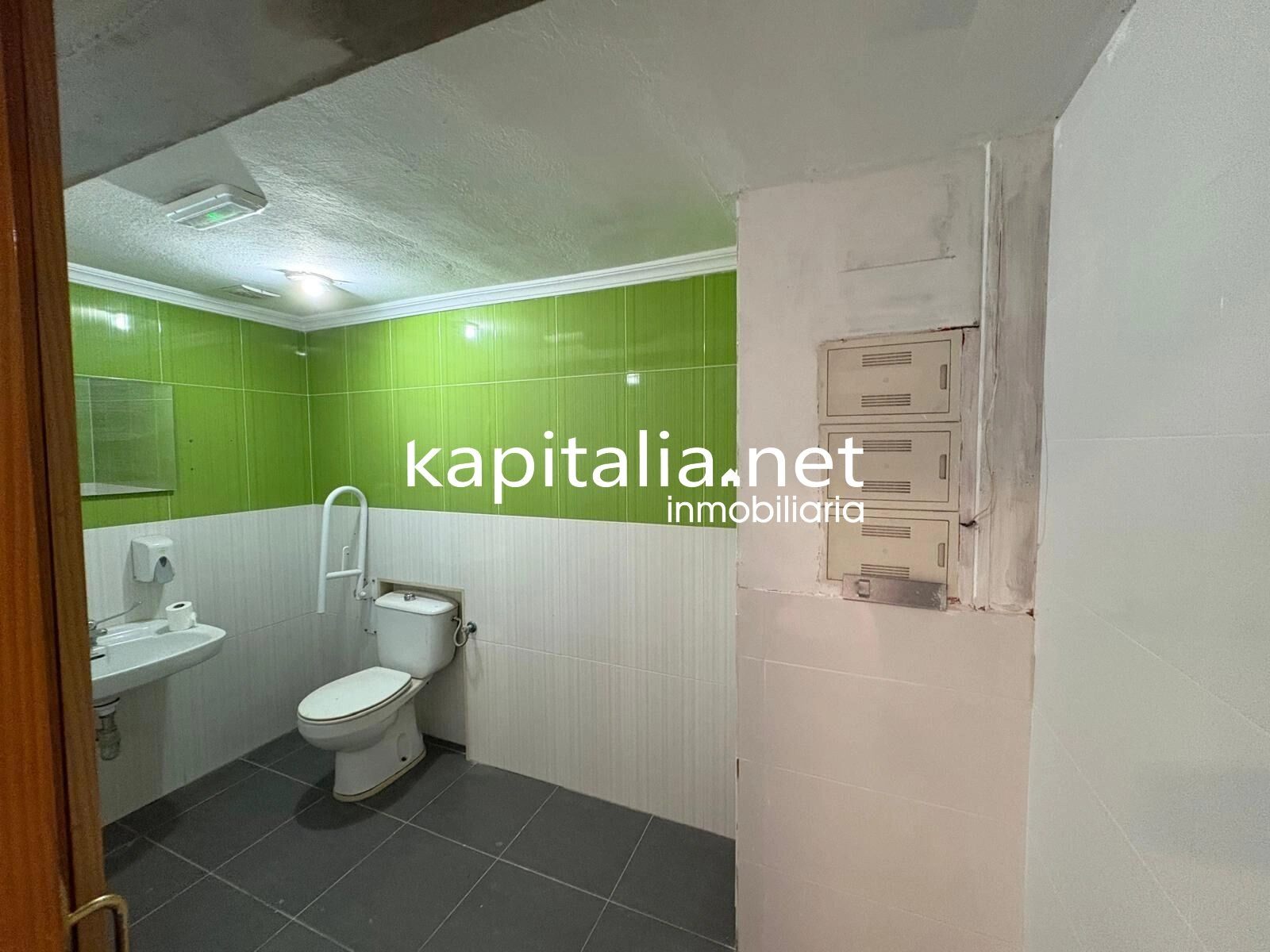 10170 - LOCAL COMERCIA O PLANTA BAJA RESIDENCIAL A LA VENTA EN XATIVA