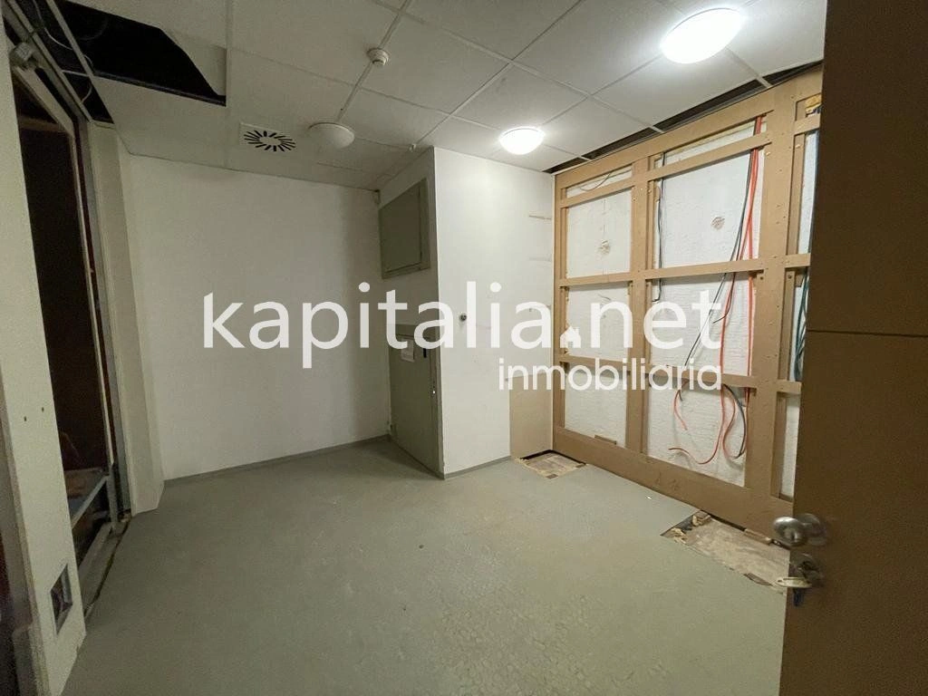 01958 - Commercial premises for rent in the centre of Valencia (Valencia)