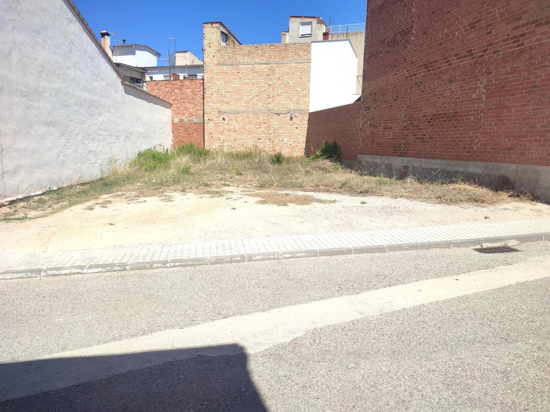 09292 - TERRENO URBANO A LA VENTA EN LA POBLACIÓN DE L´OLLERIA.