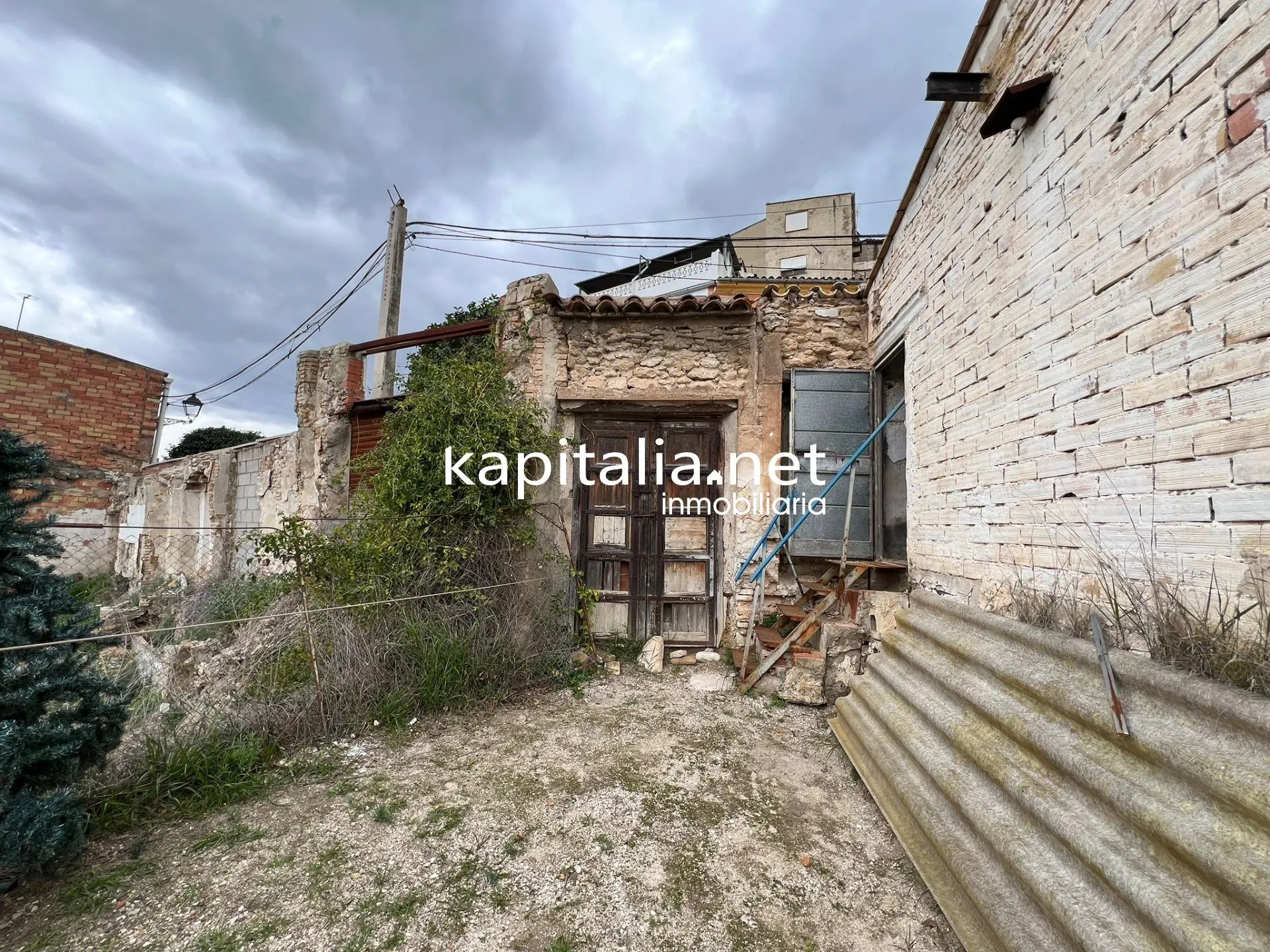 Local a la venta en Ontinyent , zona centro .