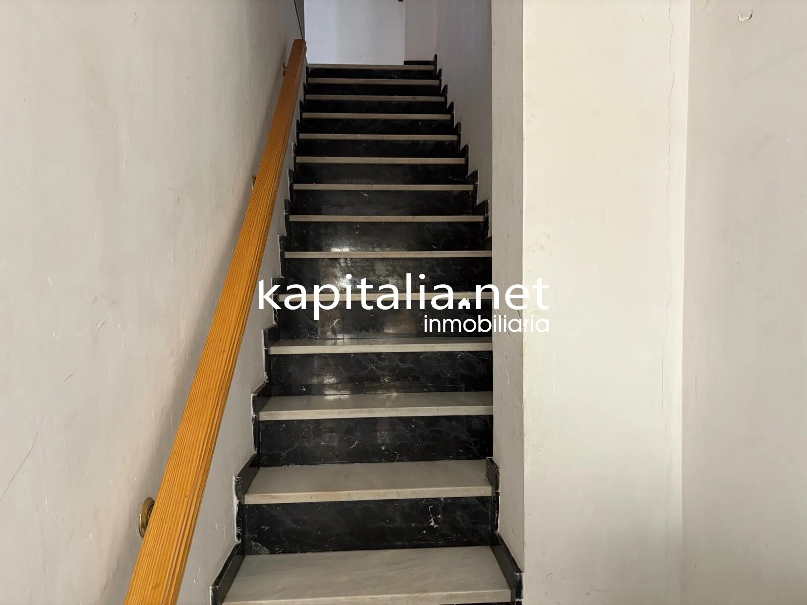 10147 - PISO CON BUHARDILLA A LA VENTA EN VALLADA