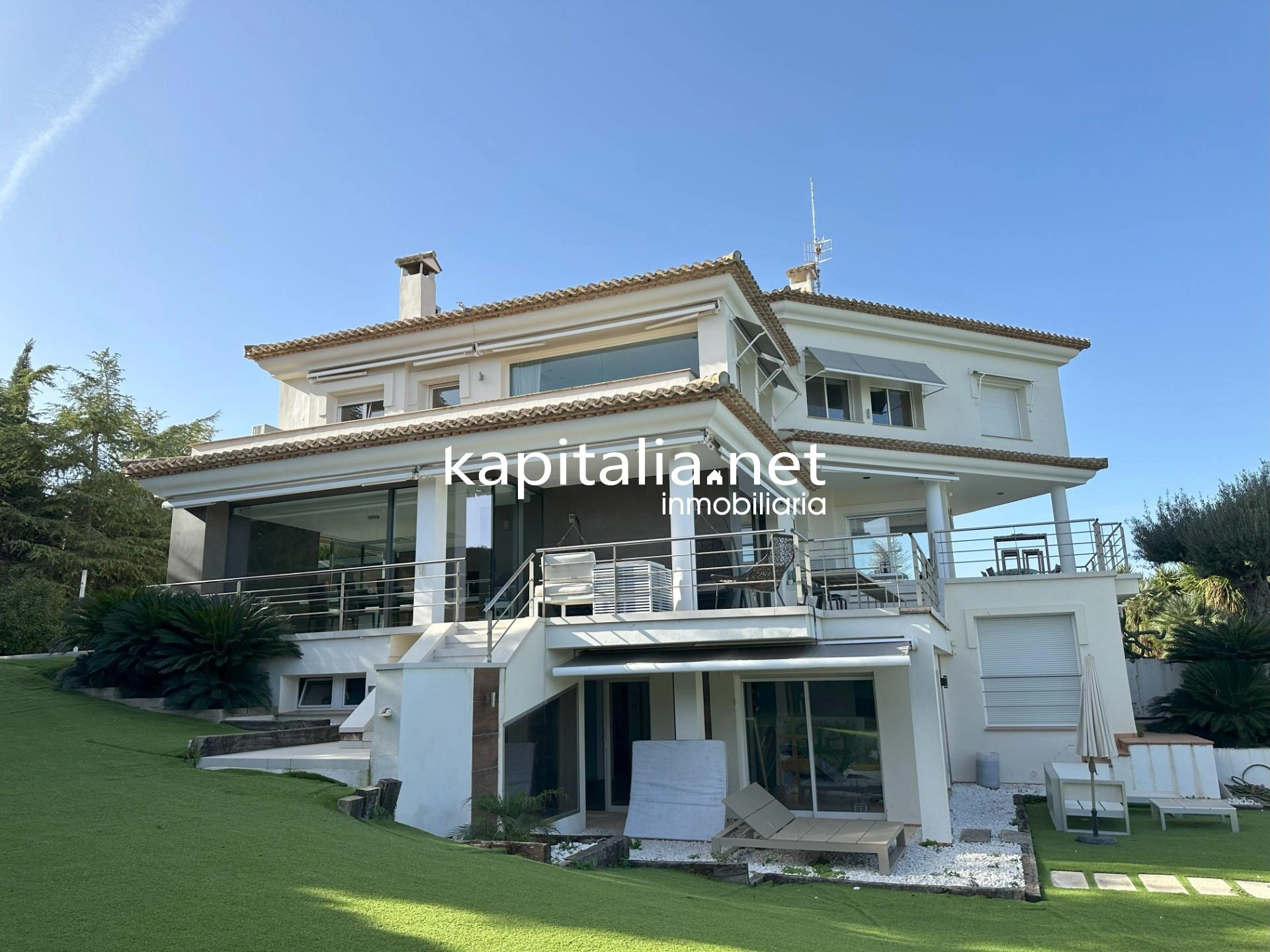 09605 - IMPRESIONANTE VILLA A LA VENTA EN LA PROVINCIA DE VALENCIA