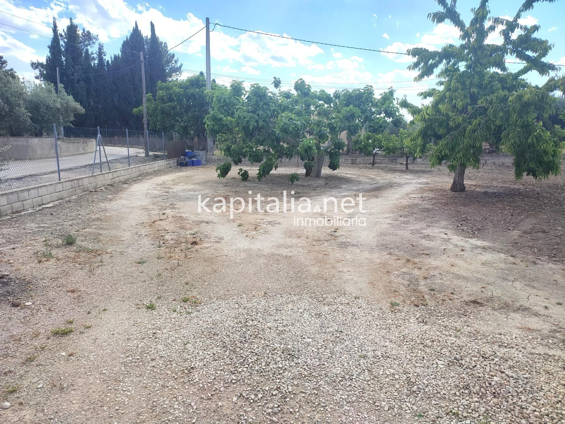 TERRENO A LA VENTA EN ONTINYENT UBICADO ZONA EL LLOMBO