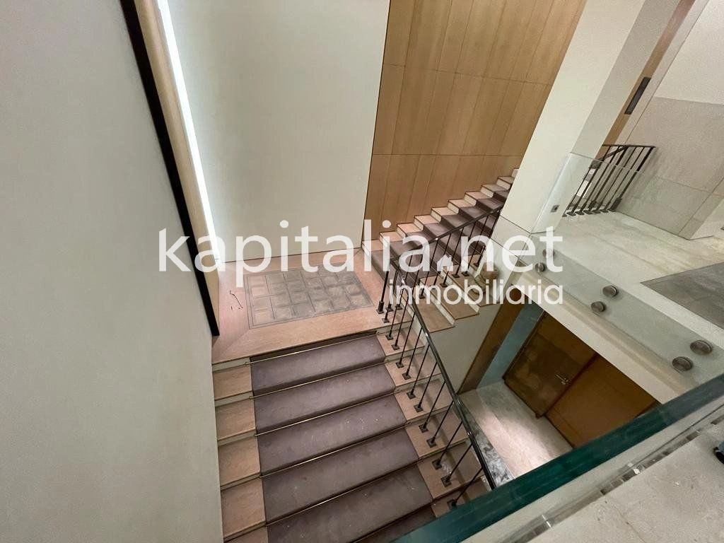 01958 - Commercial premises for rent in the centre of Valencia (Valencia)