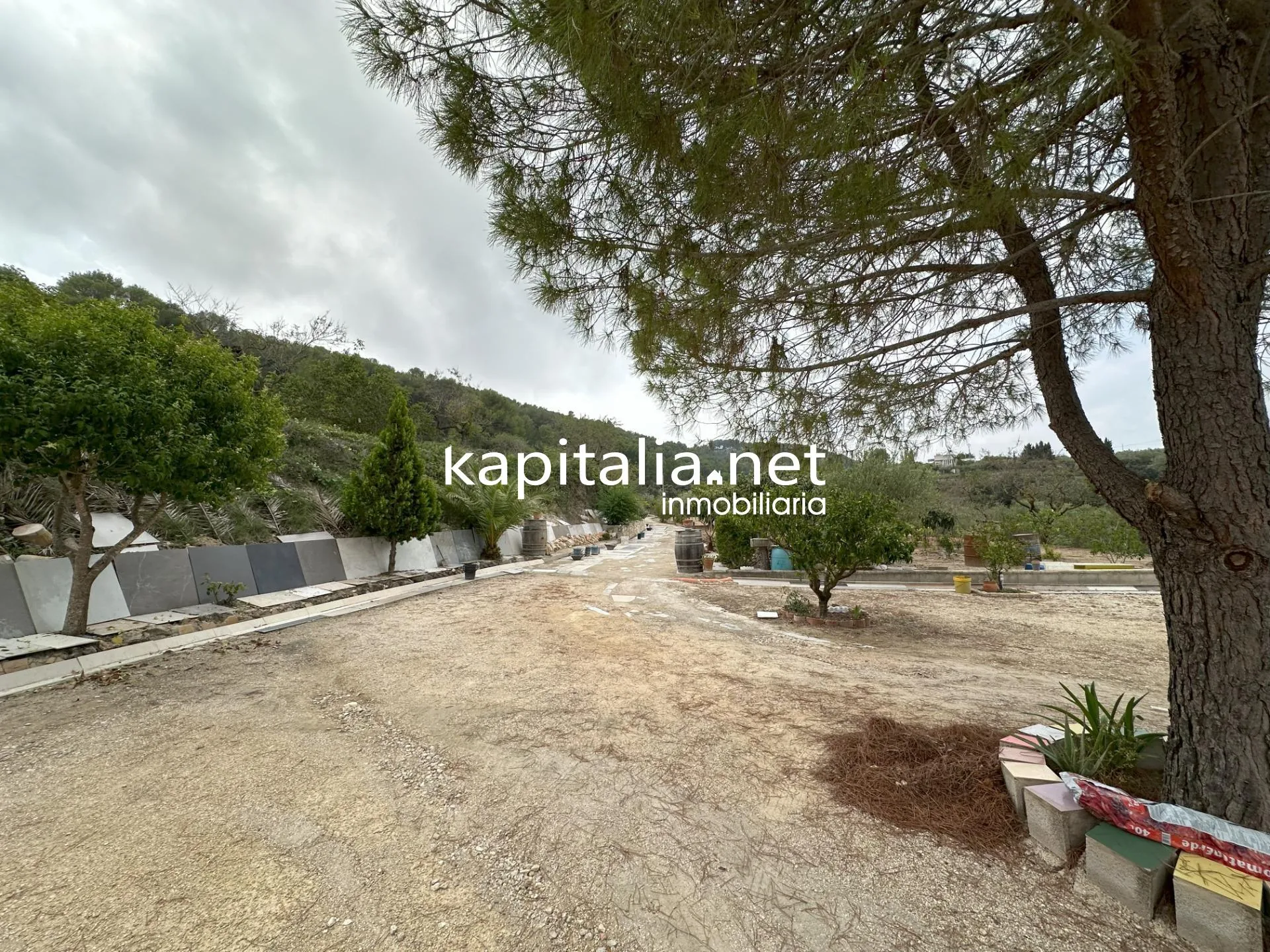 09410 - PARCELA CON CASITA A LA VENTA EN ONTINYENT