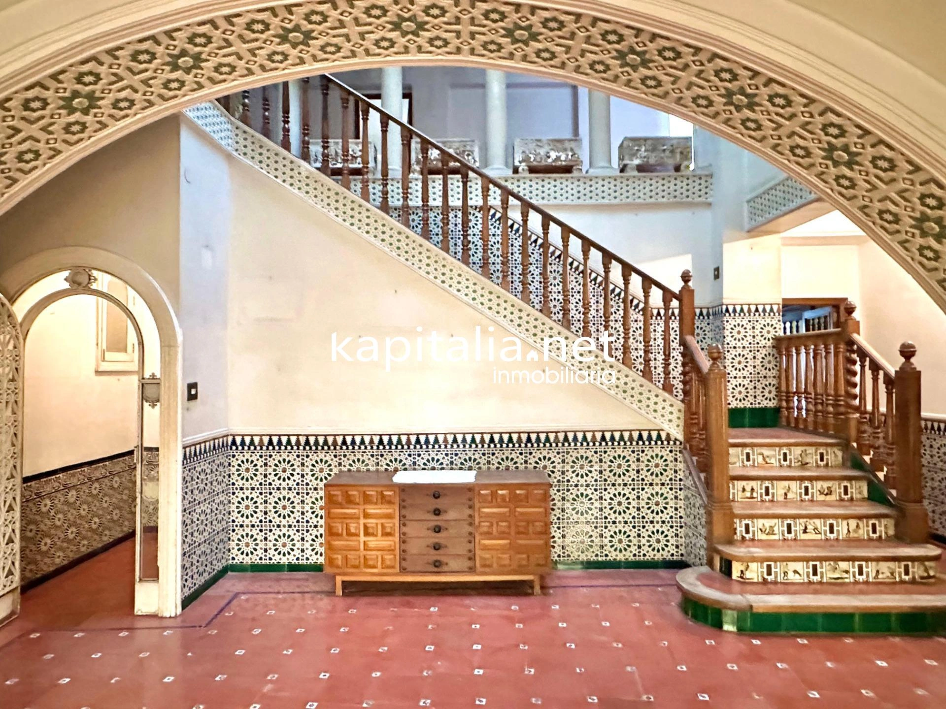 09750 - Gran casa con encanto a la venta en Alcoy