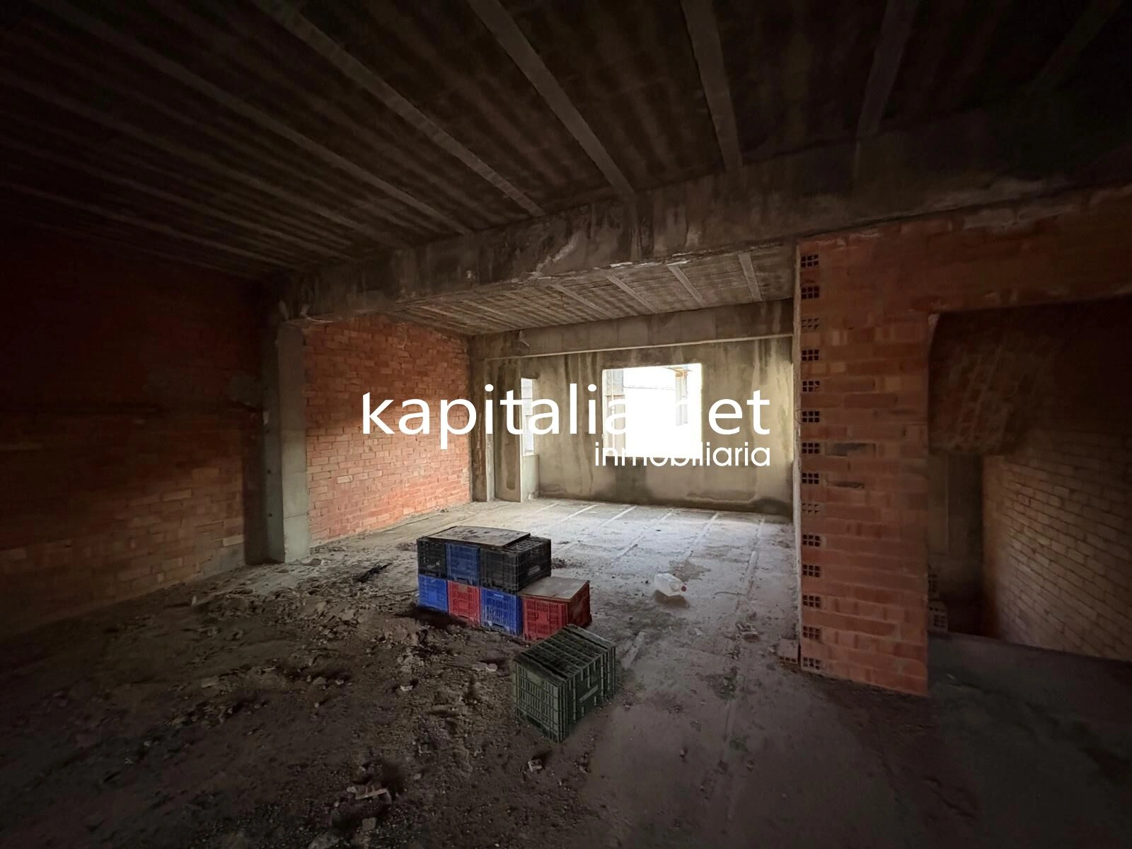 EDIFICIO DE 3 PLANTAS PARA TERMINAR DE CONSTRUIR A LA VENTA EN MANUEL