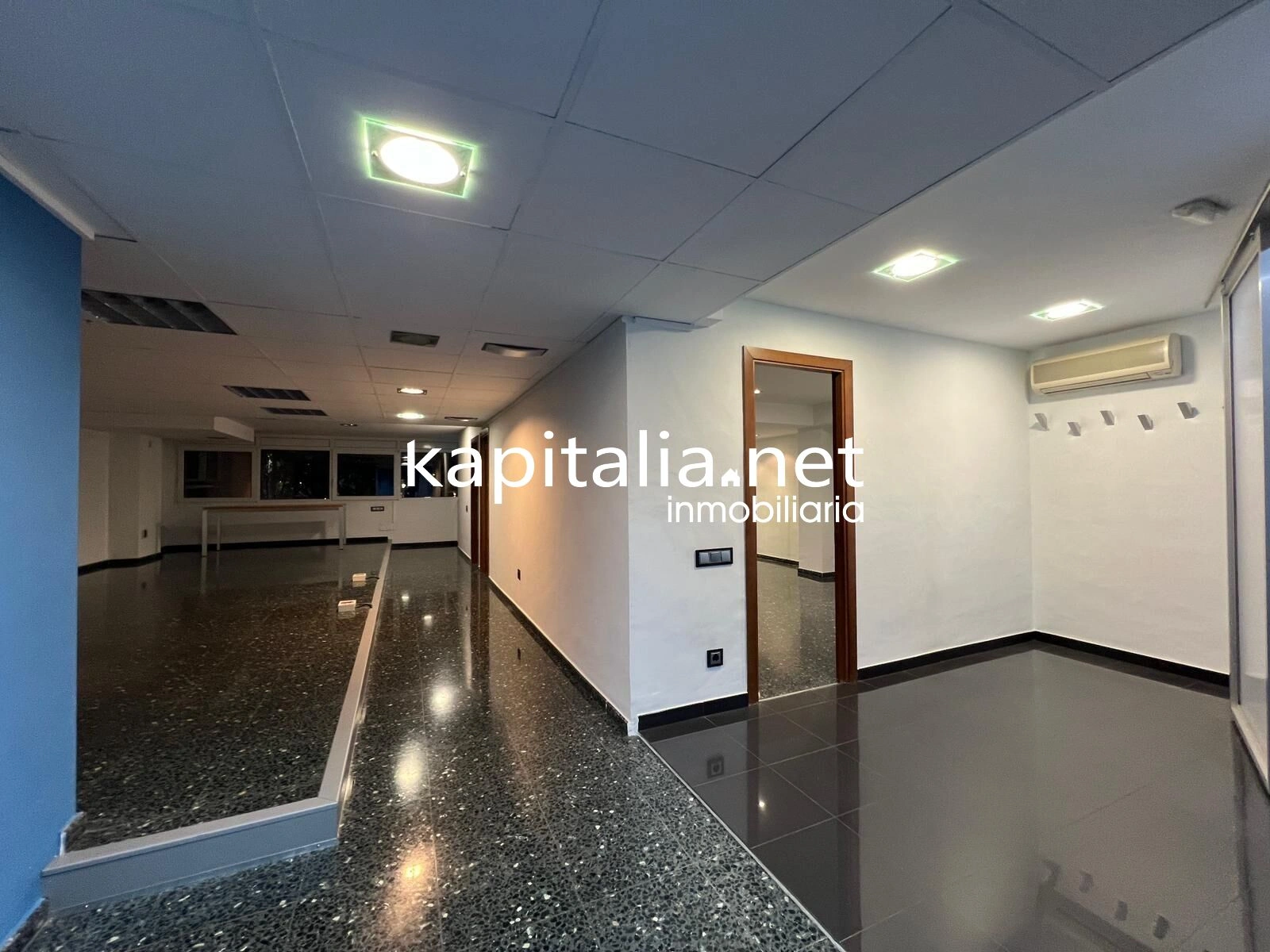 08900 - Entresuelo con 2 garajes a la venta en Ontinyent zona San José