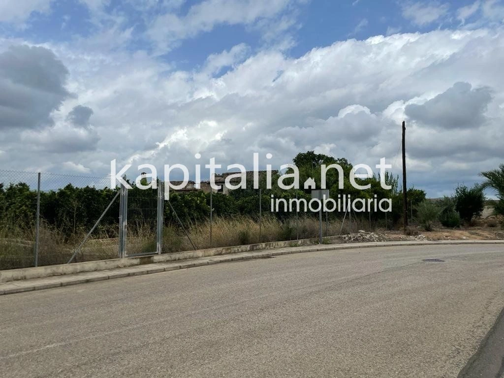06957 - Suelo industrial urbanizable en Xativa