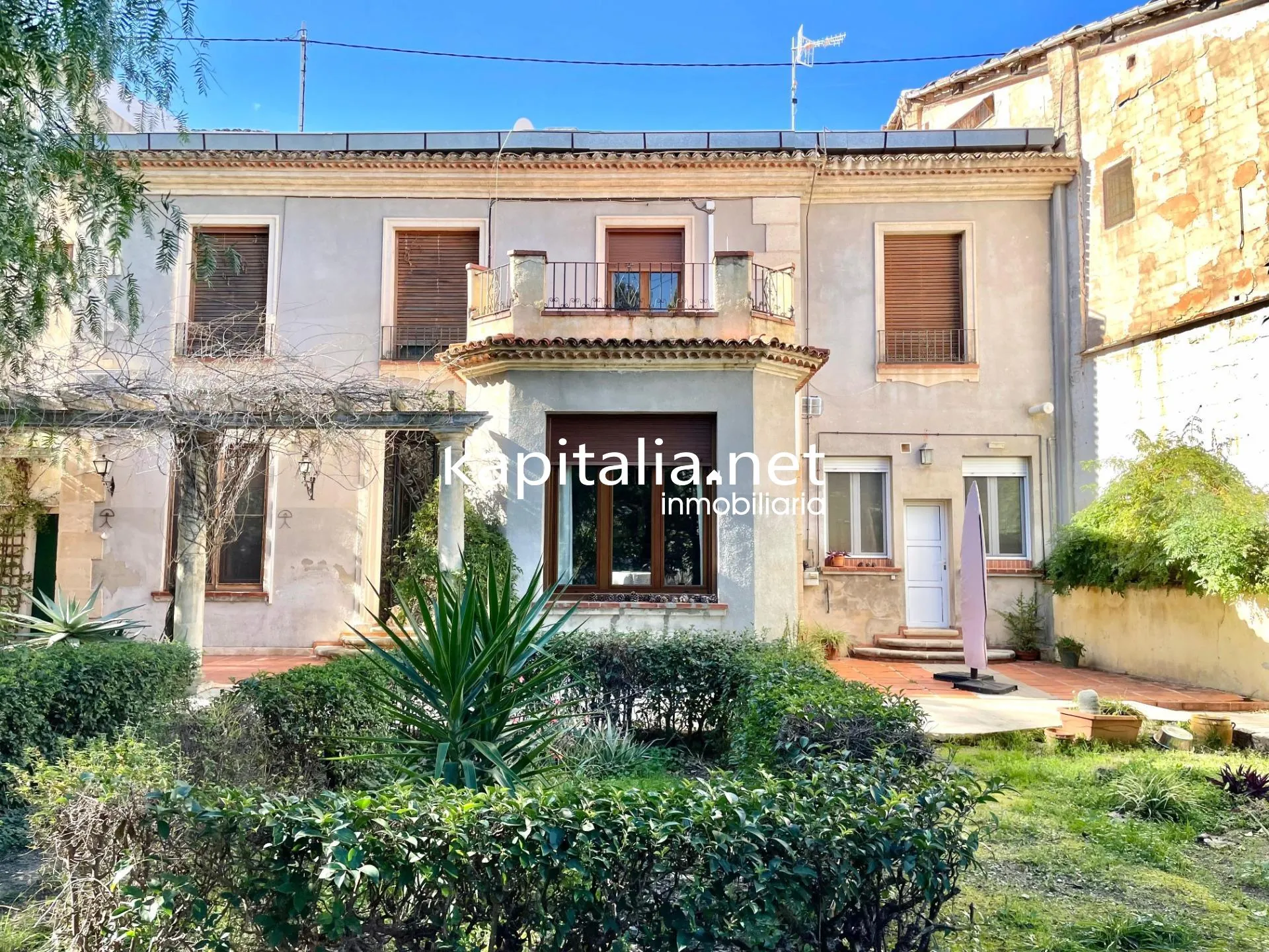 09693 - Gran casa señorial con gran jardín a la venta en Cocentaina!