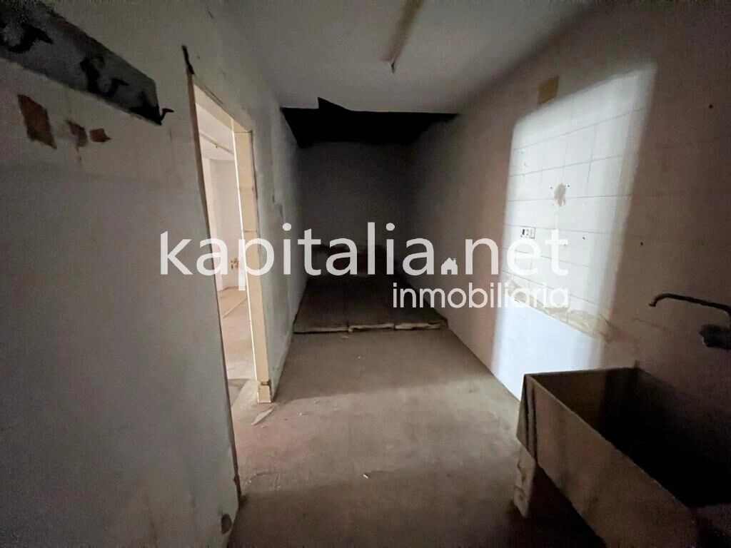 08699 - PISO Y BAJO COMECIAL CENTRICO A LA VENTA EN LA LLOSA DE RANES