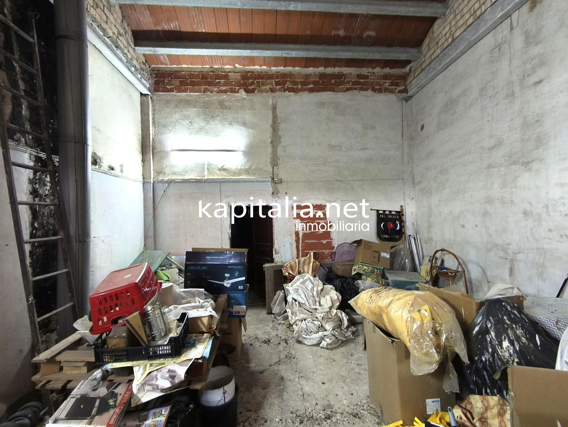 10199 - CASA A LA VENTA PARA REFORMAR CON BUENA UBICACIÓN.