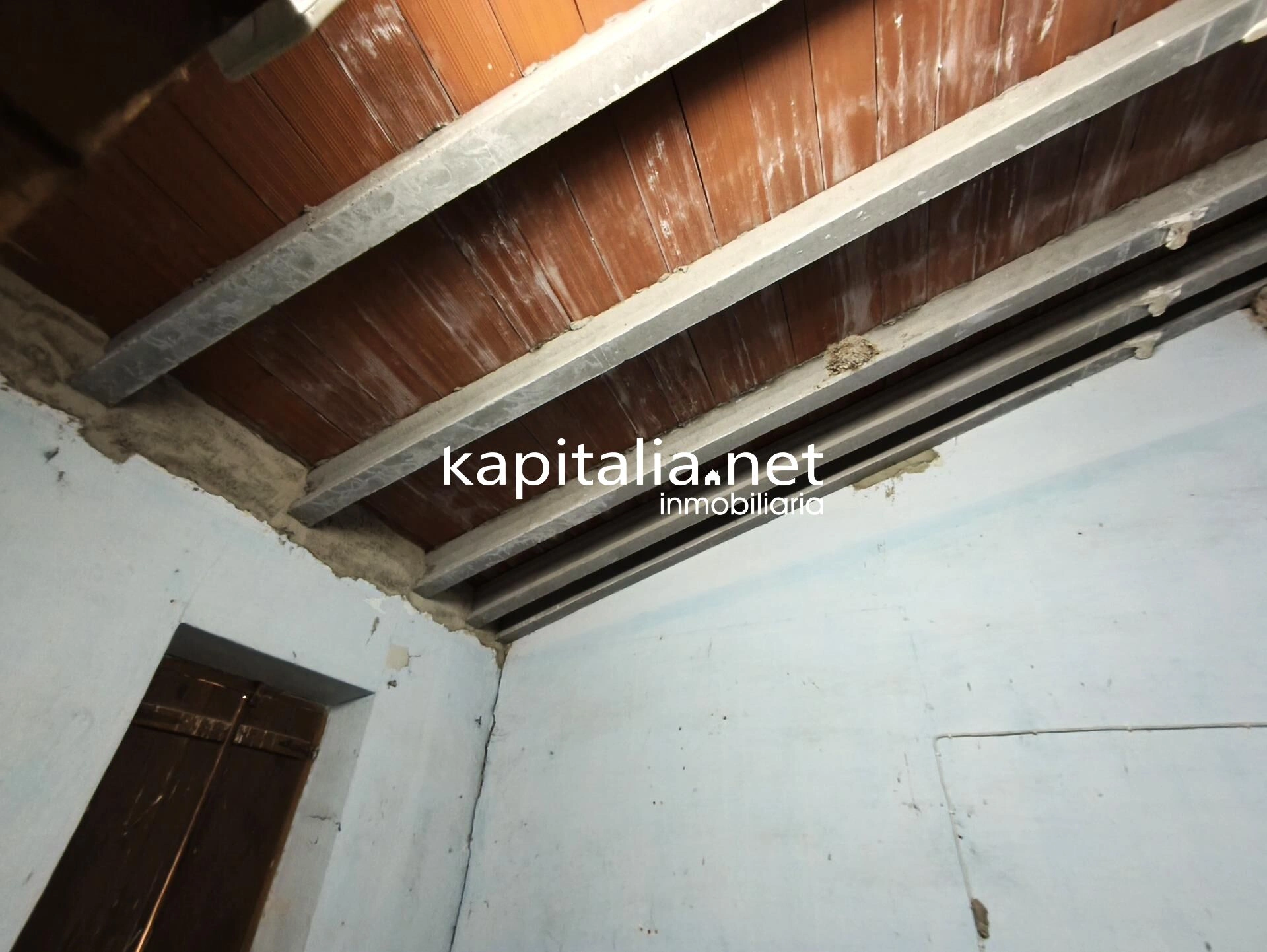 10199 - CASA A LA VENTA PARA REFORMAR CON BUENA UBICACIÓN.