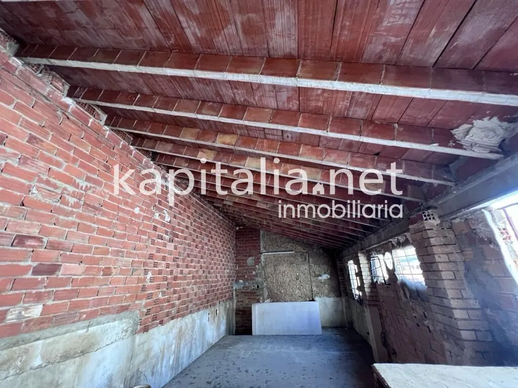 08699 - PISO Y BAJO COMECIAL CENTRICO A LA VENTA EN LA LLOSA DE RANES