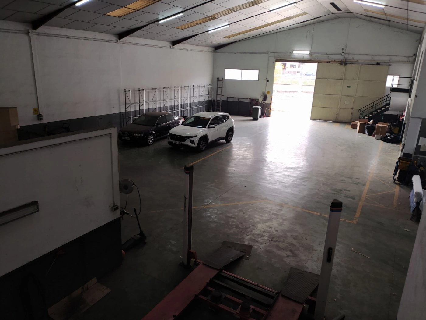 07061 - NAVE A LA VENTA EN XATIVA CON TALLER MECÁNICO