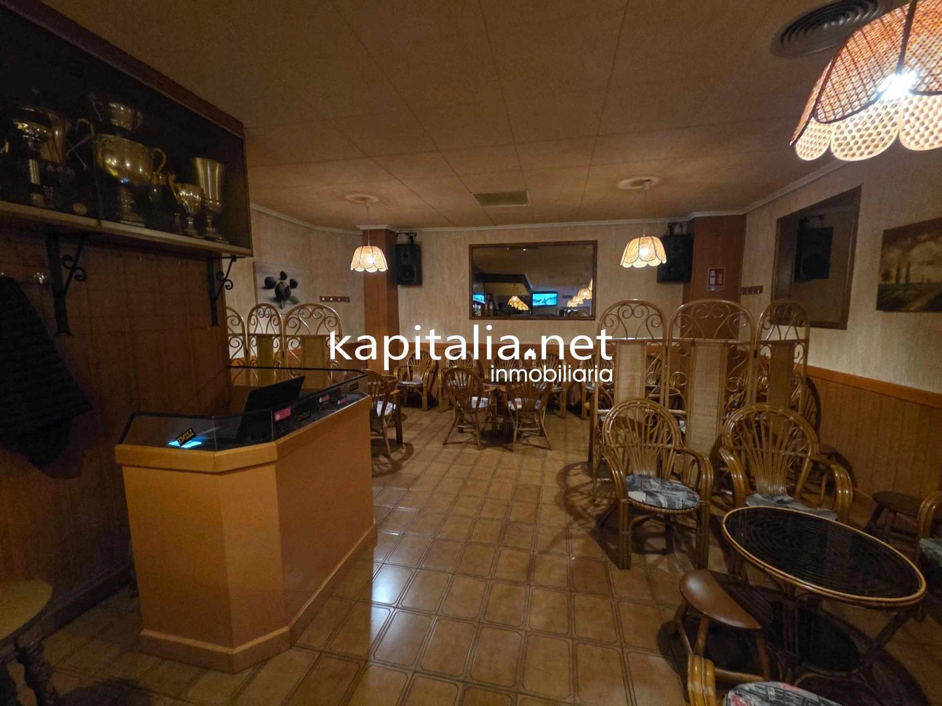 10172 - Emblemático Pub con licencia a la venta en Ontinyent