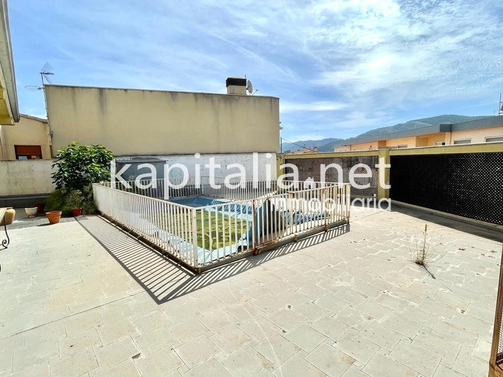 07551 - Casa + Local a la venta en Bocairent.