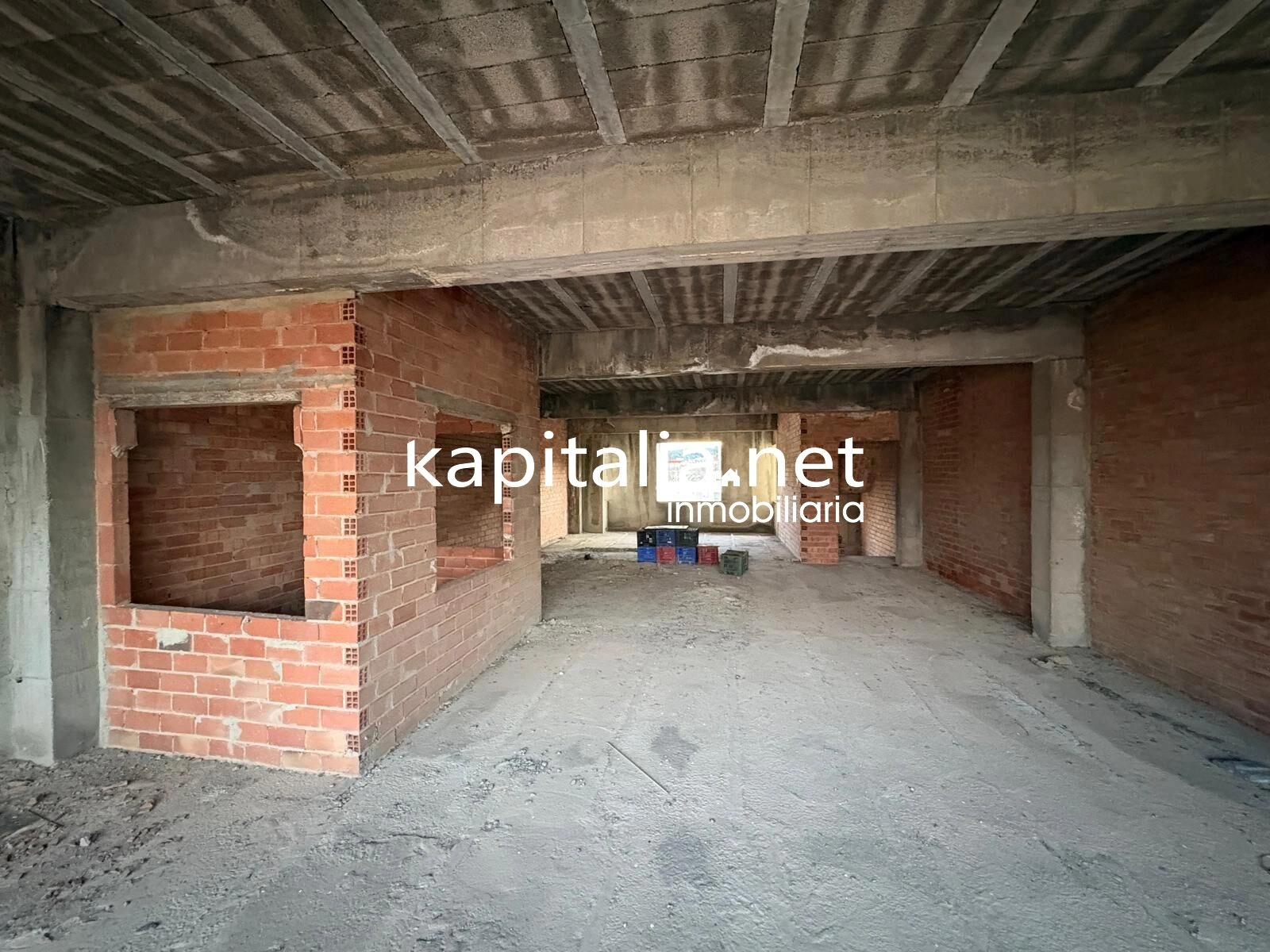 EDIFICIO DE 3 PLANTAS PARA TERMINAR DE CONSTRUIR A LA VENTA EN MANUEL