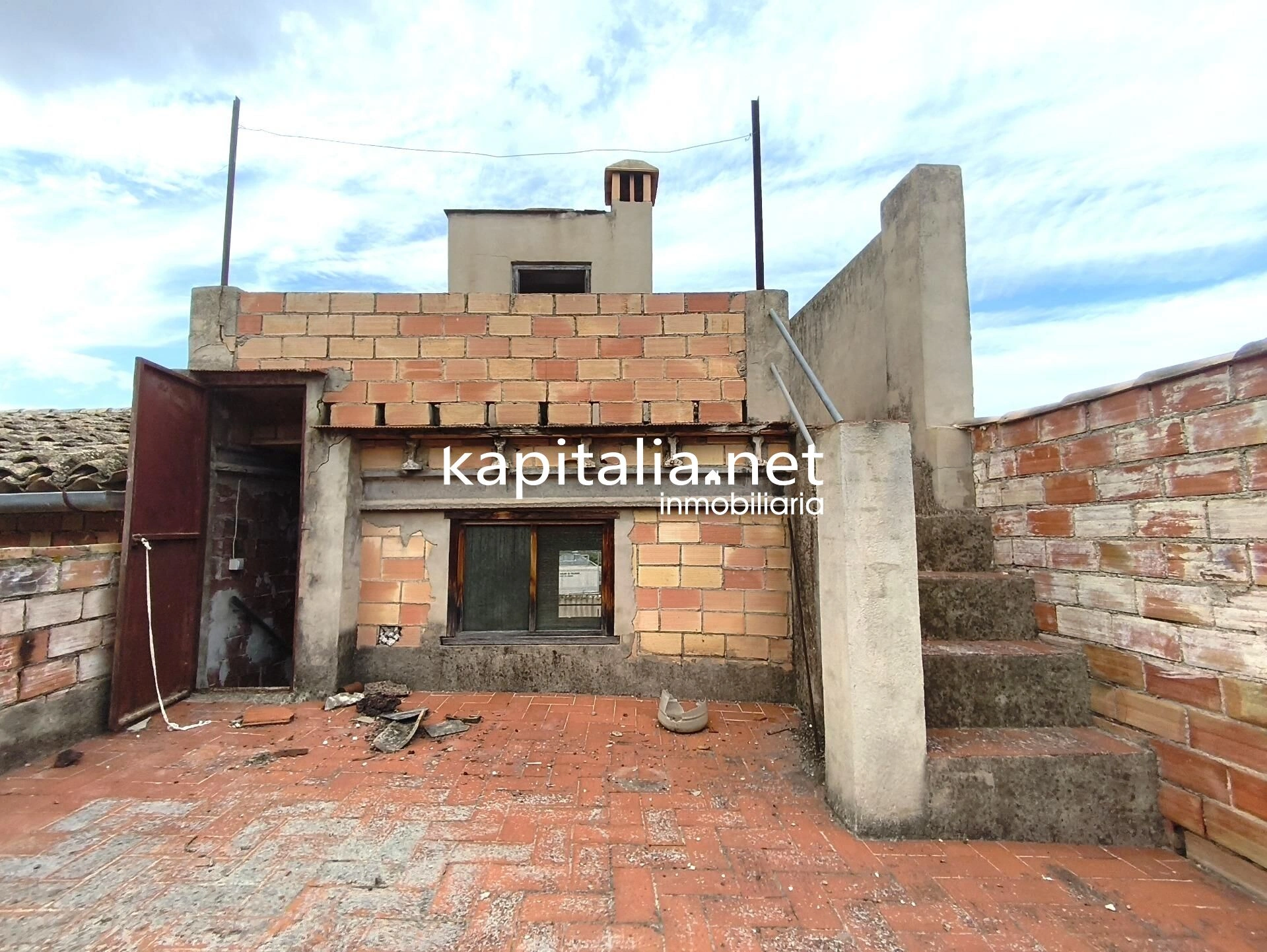 CASA PARA REFORMAR A LA VENTA EN PALOMAR.