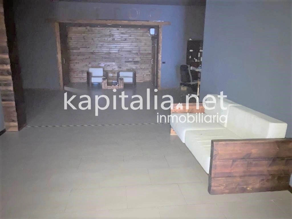 07857 - COMMERCIAL PREMISES FOR RENT IN ONTINYENT, LOCATED IN CALLE MAYOR.