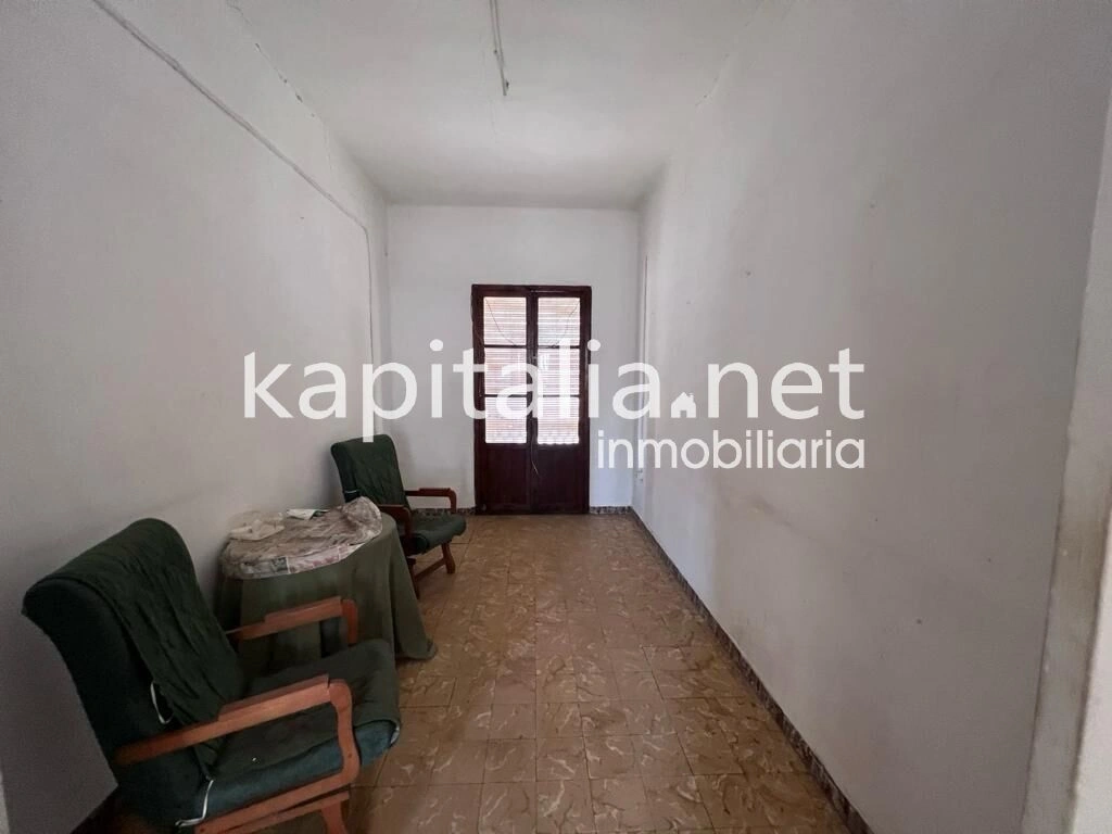 08699 - PISO Y BAJO COMECIAL CENTRICO A LA VENTA EN LA LLOSA DE RANES