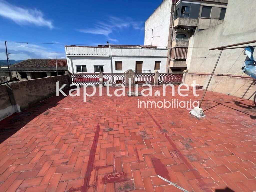 08699 - PISO Y BAJO COMECIAL CENTRICO A LA VENTA EN LA LLOSA DE RANES