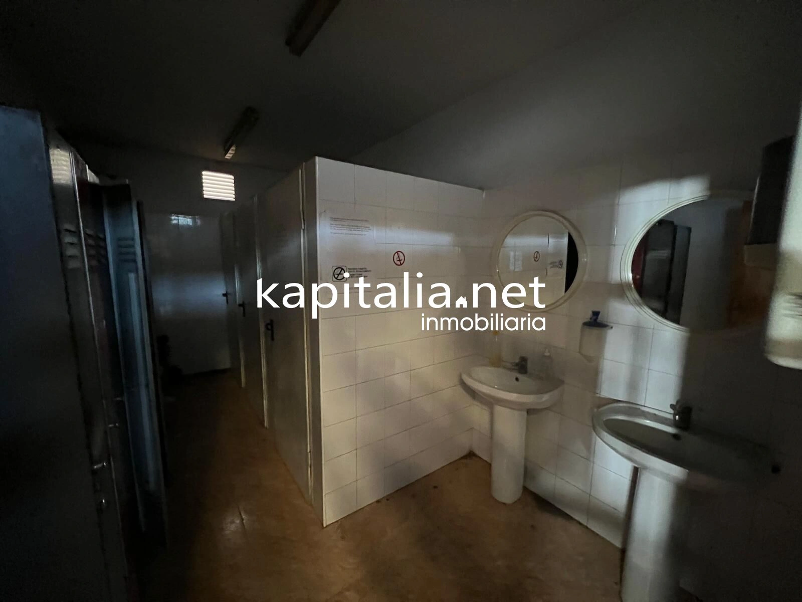 09907 - ESTUPENDA NAVE A LA VENTA EN QUATRETONDA