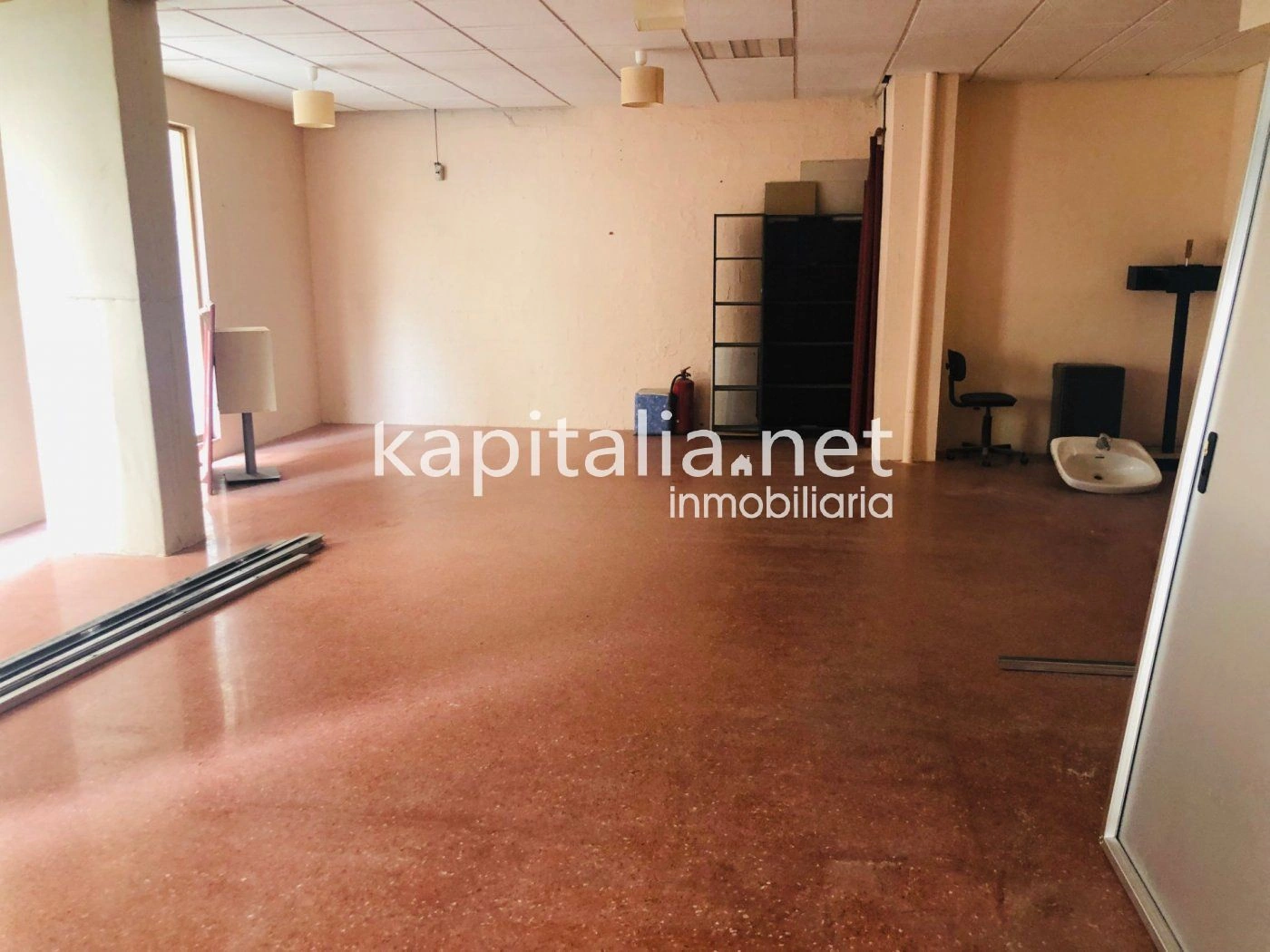 04981 - Local comercial a la venta en Banyeres de Mariola (Alicante)