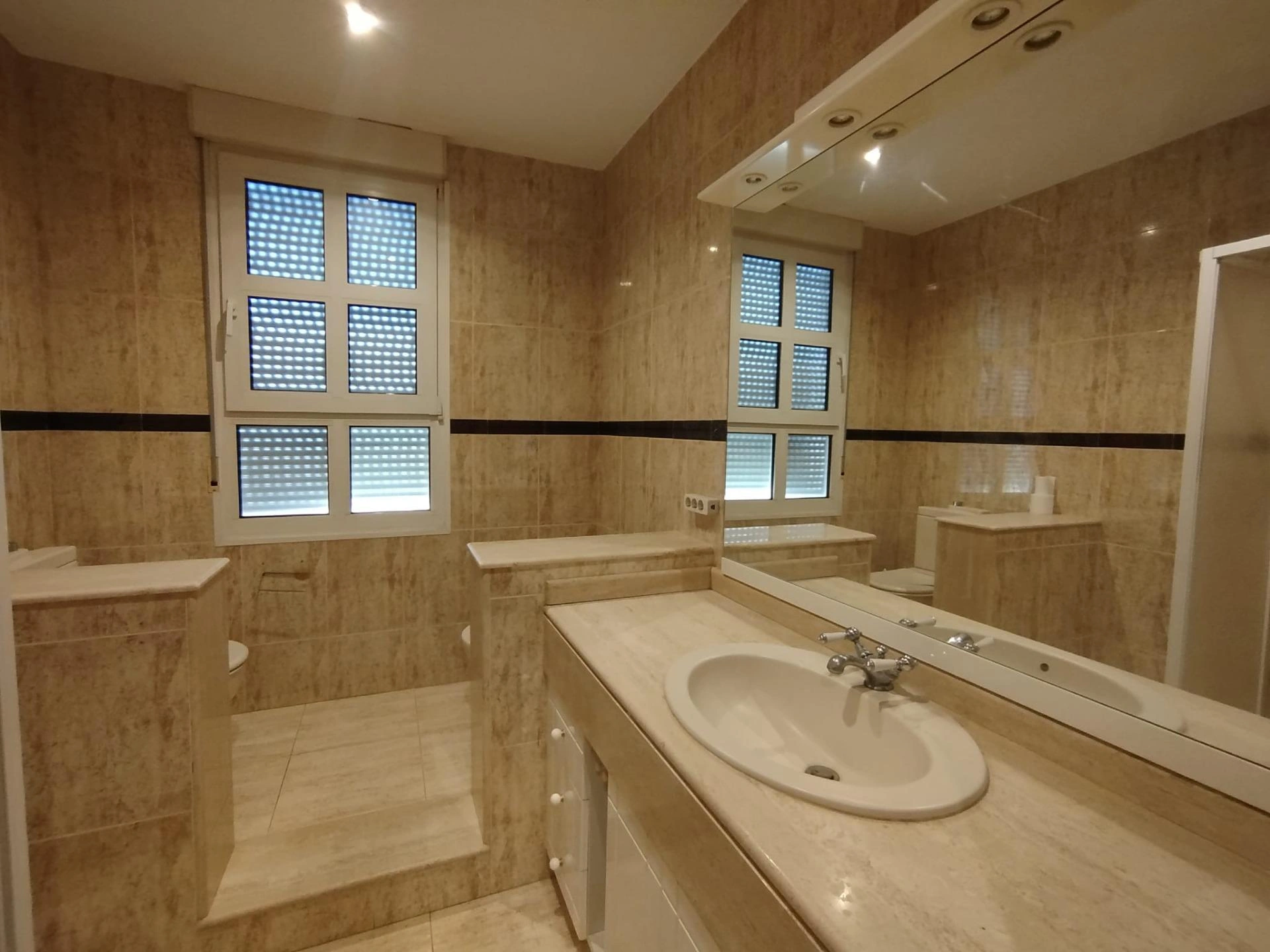 Nave industrial y viviendas con infinitas posibilidades en venta en Bocairent