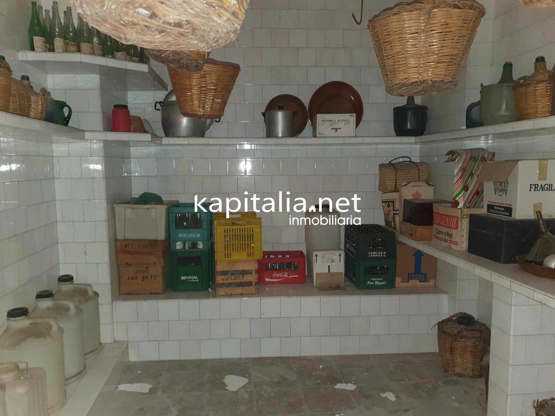 Edificio a la venta recayente a dos calles en Ontinyent