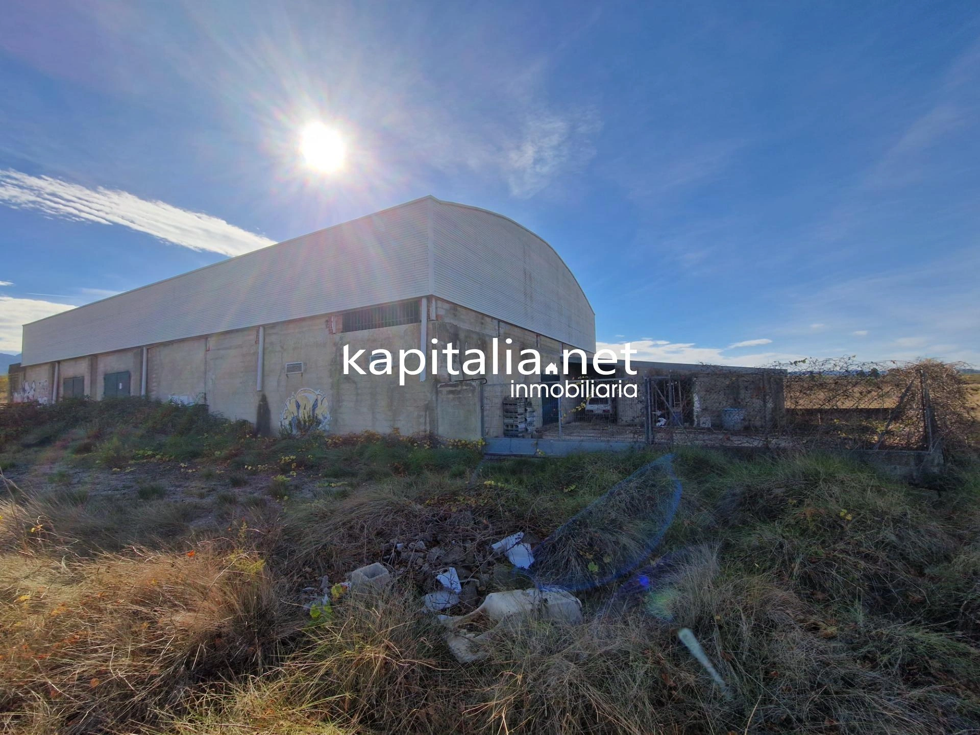 08854 - Nave en venta más 30.000m2 de parcela en Belgida