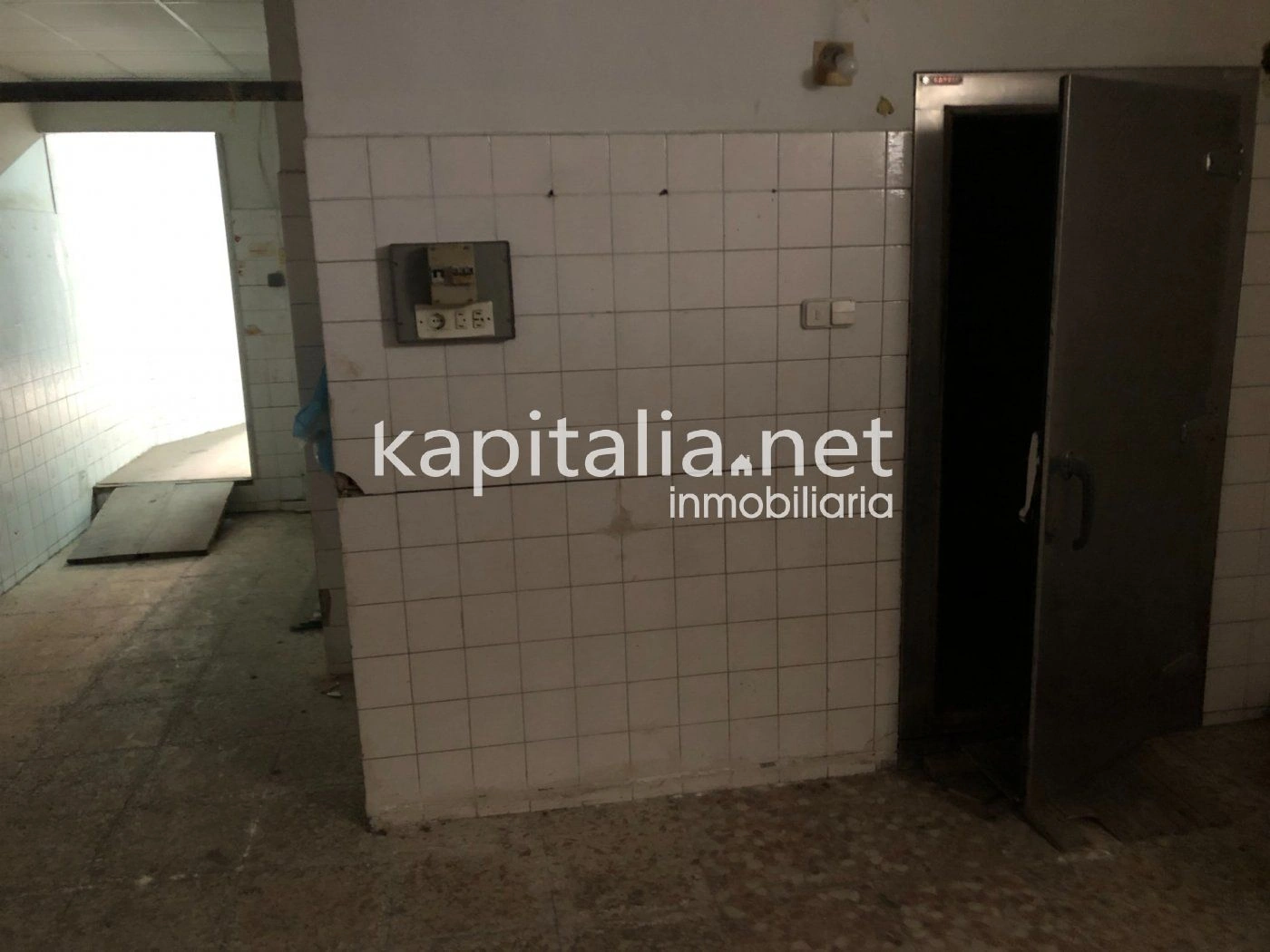 06026 - Commercial space for rent, zone Pio XII