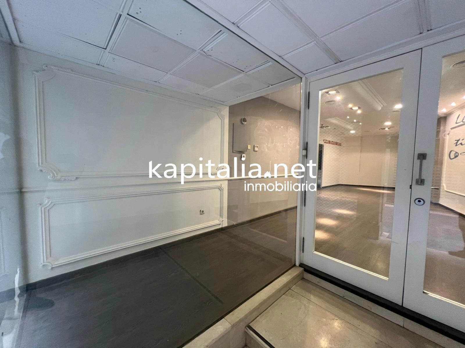 09765 - LOCAL COMERCIAL ZONA CENTRO A LA VENTA EN XATIVA