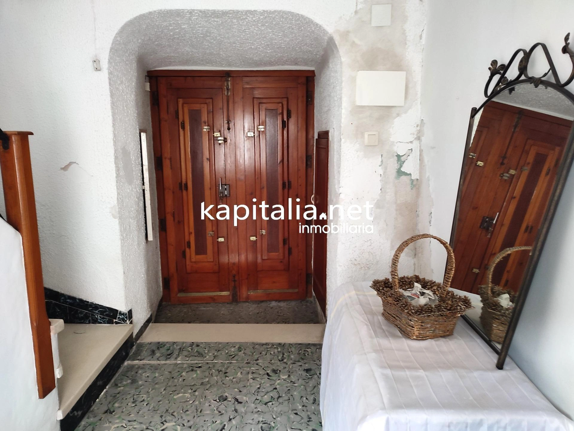 08871 - CASA A LA VENTA EN COCENTAINA, UBICADA EN ZONA ANTIGUA DEL PUEBLO.