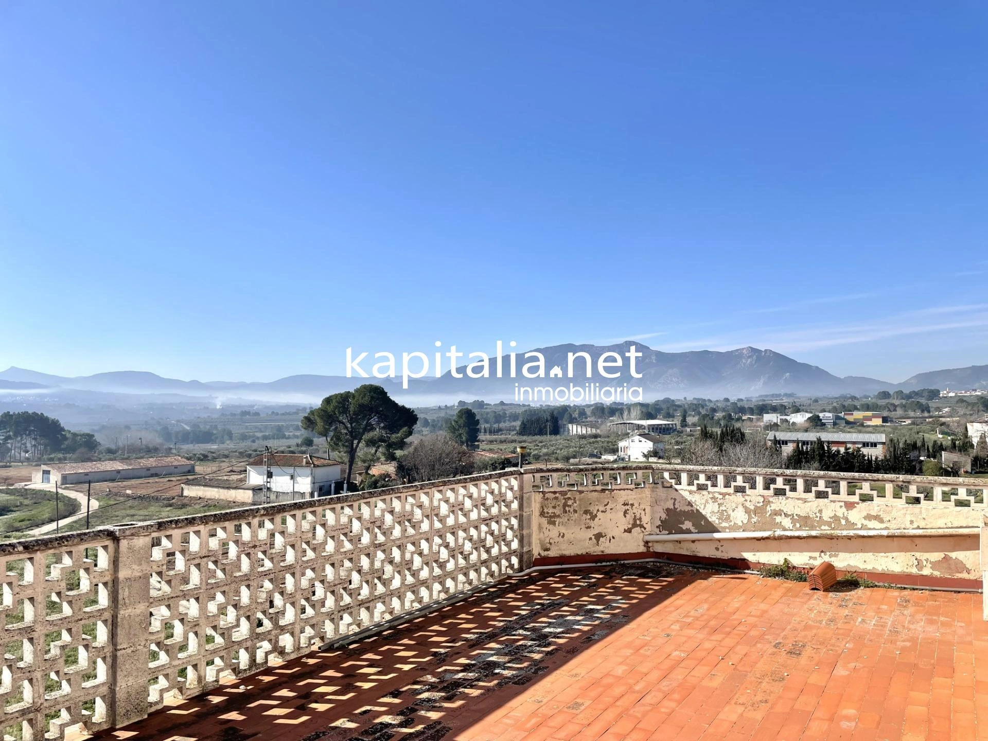 Edificio a la venta en Beniarrés.