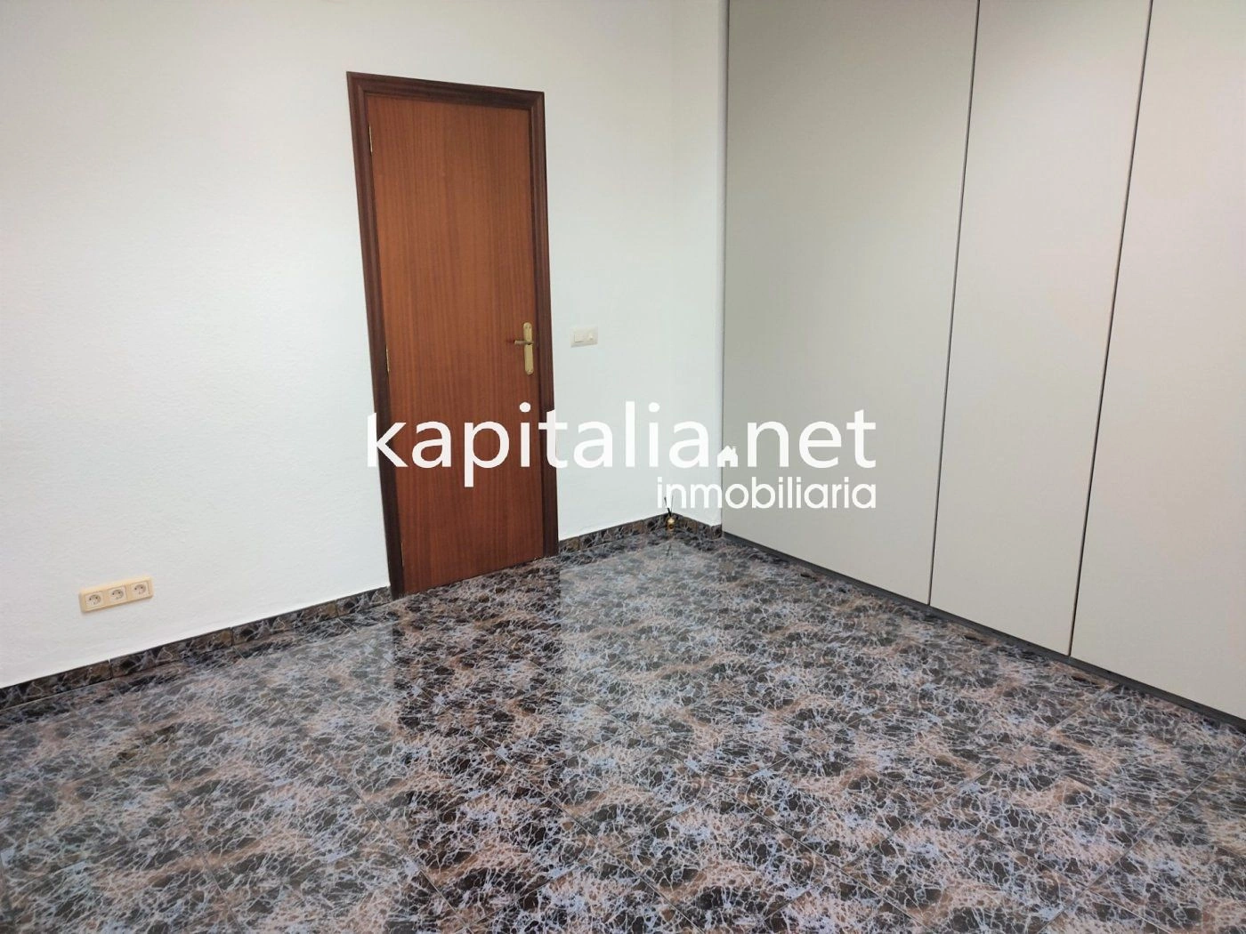 06540 - Locales comerciales a la venta en Ontinyent, zona El Llombo.