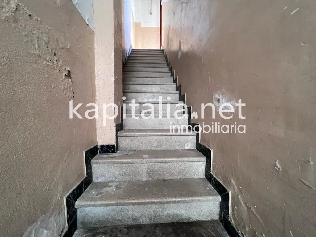 08699 - PISO Y BAJO COMECIAL CENTRICO A LA VENTA EN LA LLOSA DE RANES