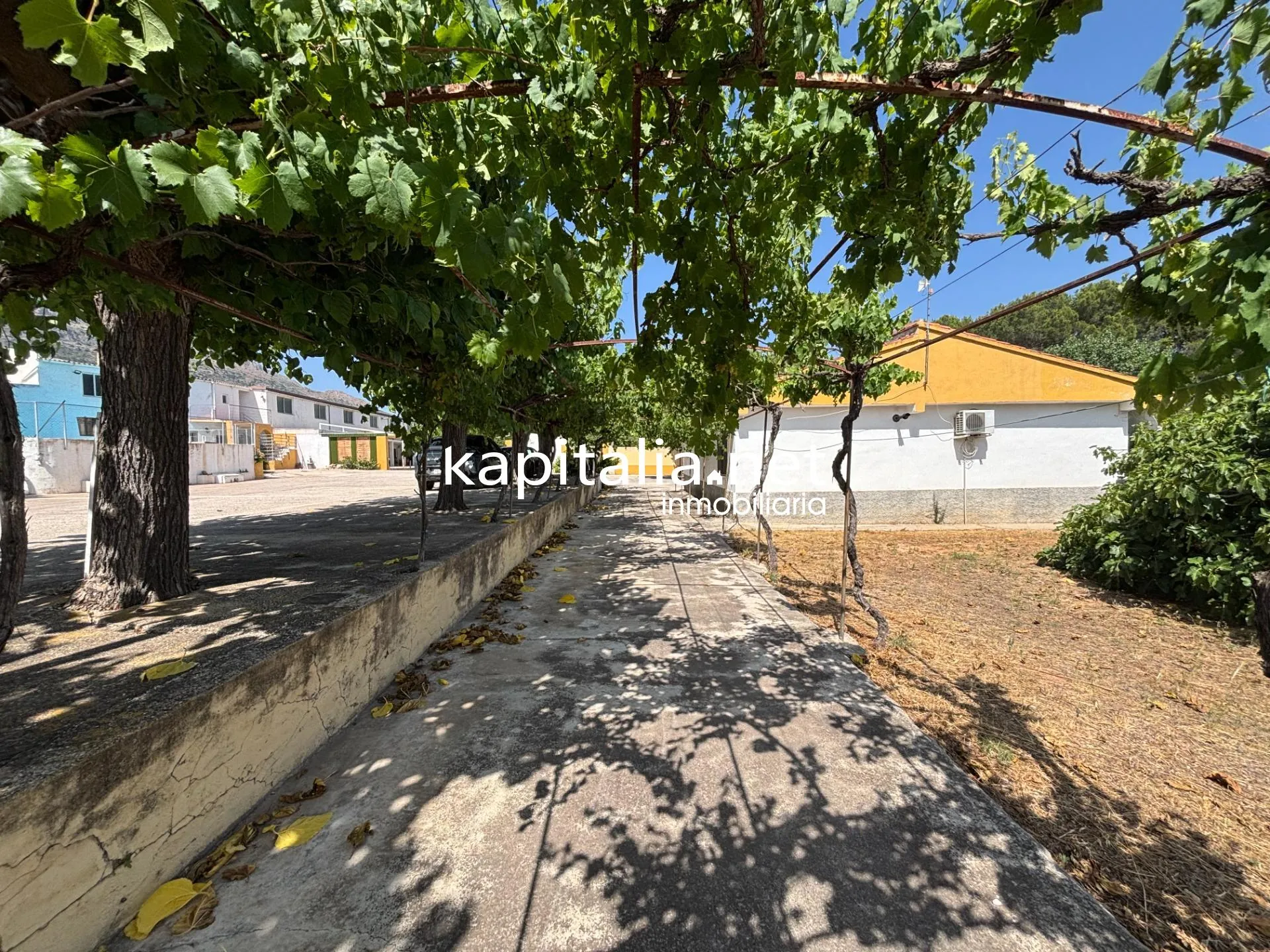09980 - Restaurante y zona de ocio en Gaianes