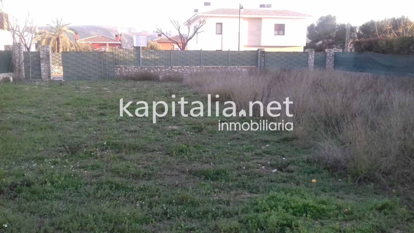 03123 - Parcela en venta en la urbanización las aguas de Ontinyent.