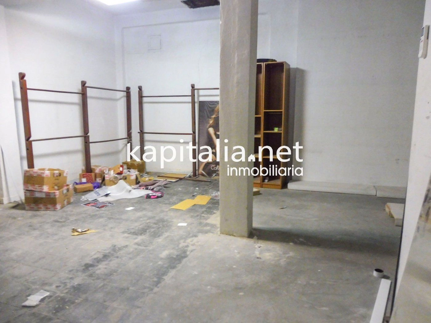 04562 - Gran local comercial a la venta en Xátiva.