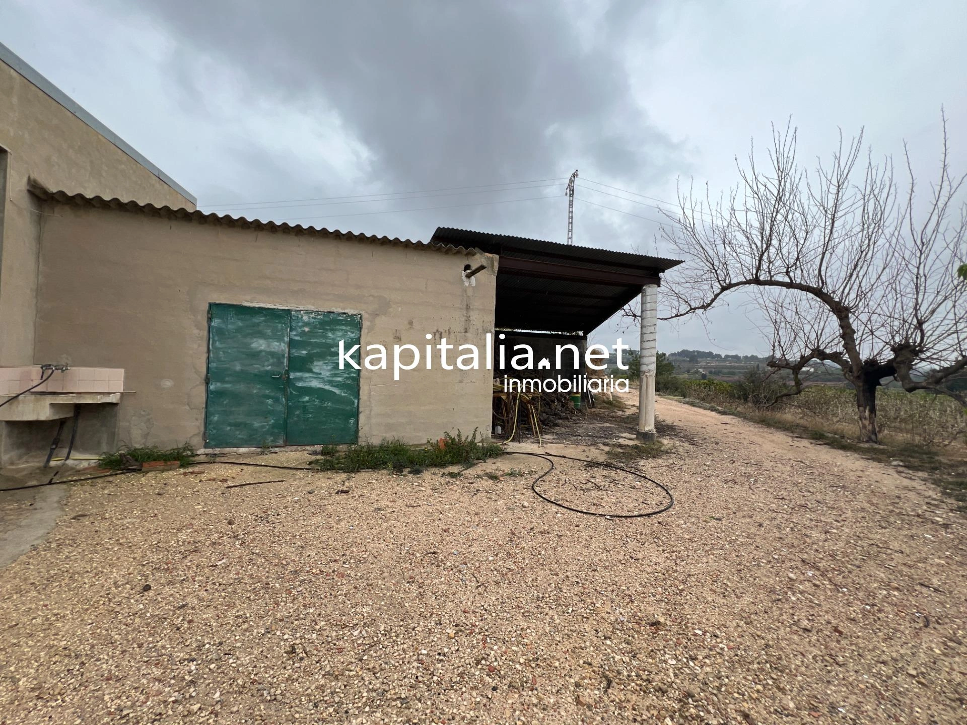 09085 - Parcela con almacén a la venta en Albaida
