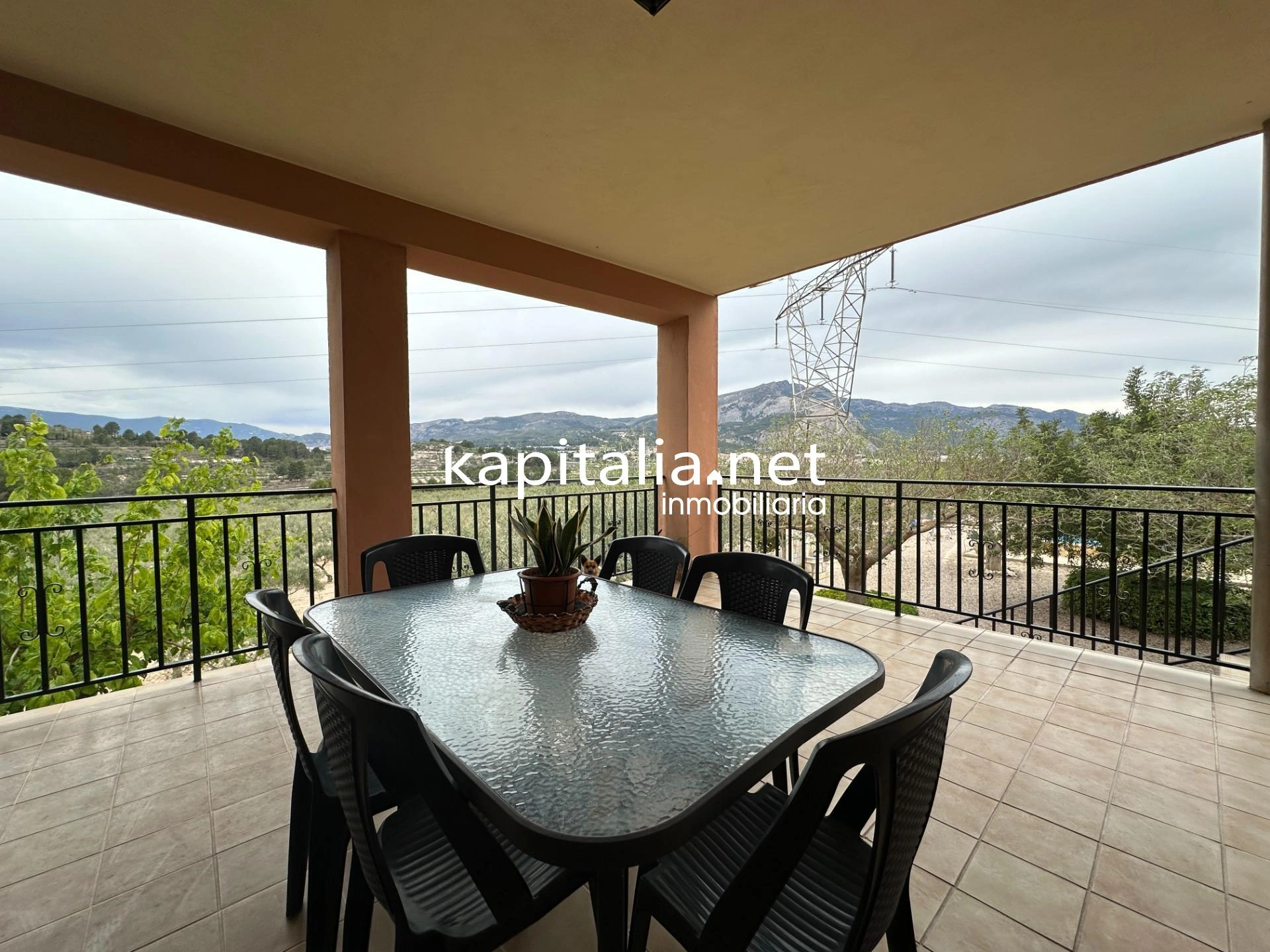 Chalet a la venta en Cocentaina, Alicante.