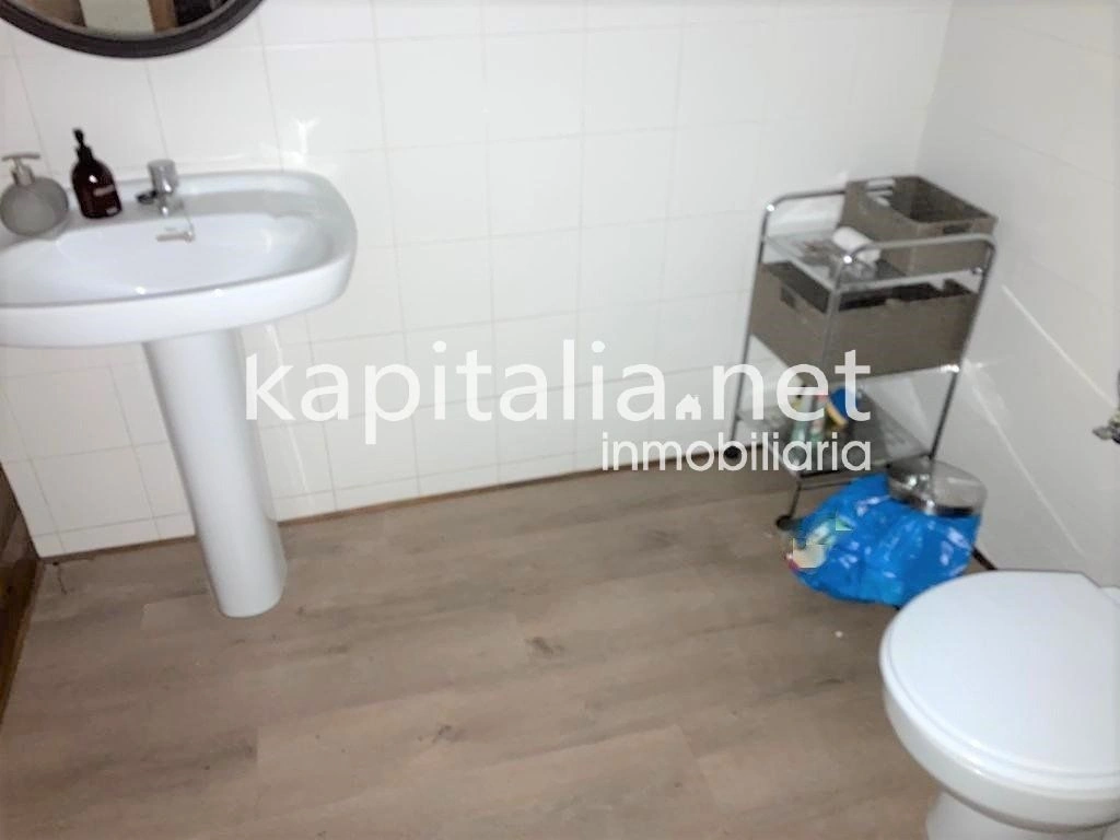 07857 - COMMERCIAL PREMISES FOR RENT IN ONTINYENT, LOCATED IN CALLE MAYOR.