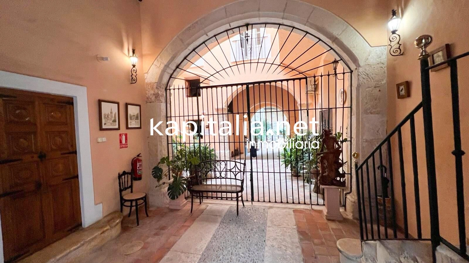 09222 - CASA RURAL A LA VENTA EN EL CENTRO DE XATIVA