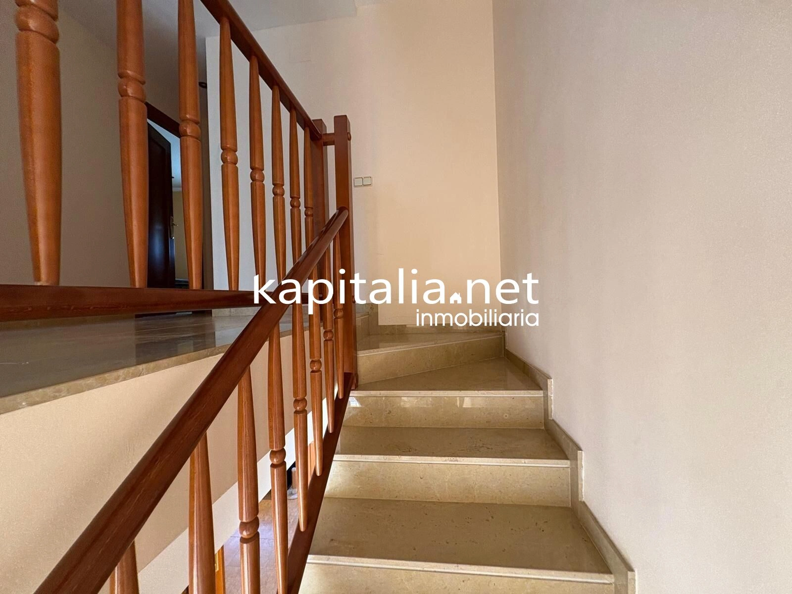 EXCLUSIVE SEMI-DETACHED HOUSE FOR SALE, READY TO MOVE INTO IN ANNA