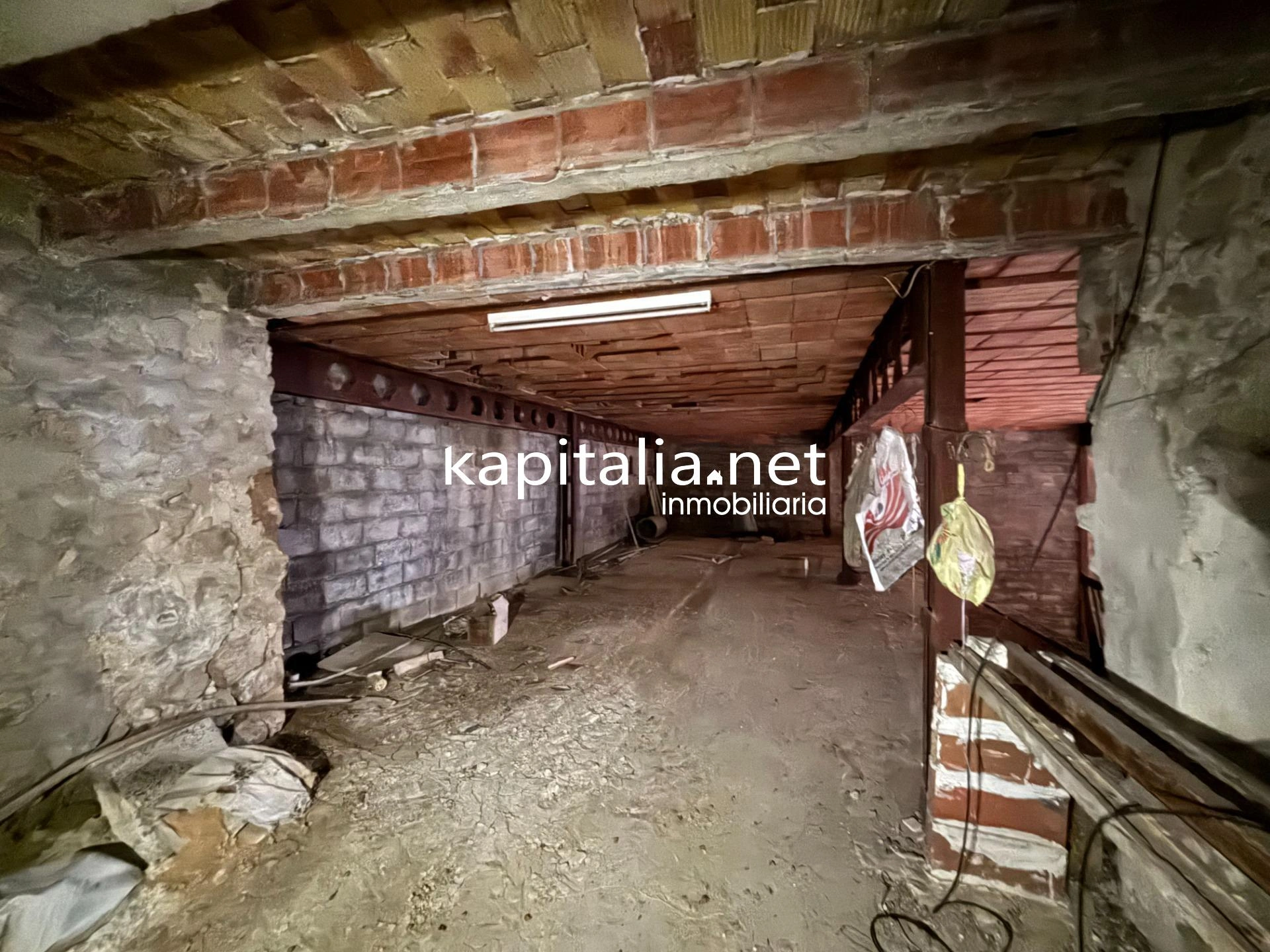 Finca con mucho terreno en Benilloba